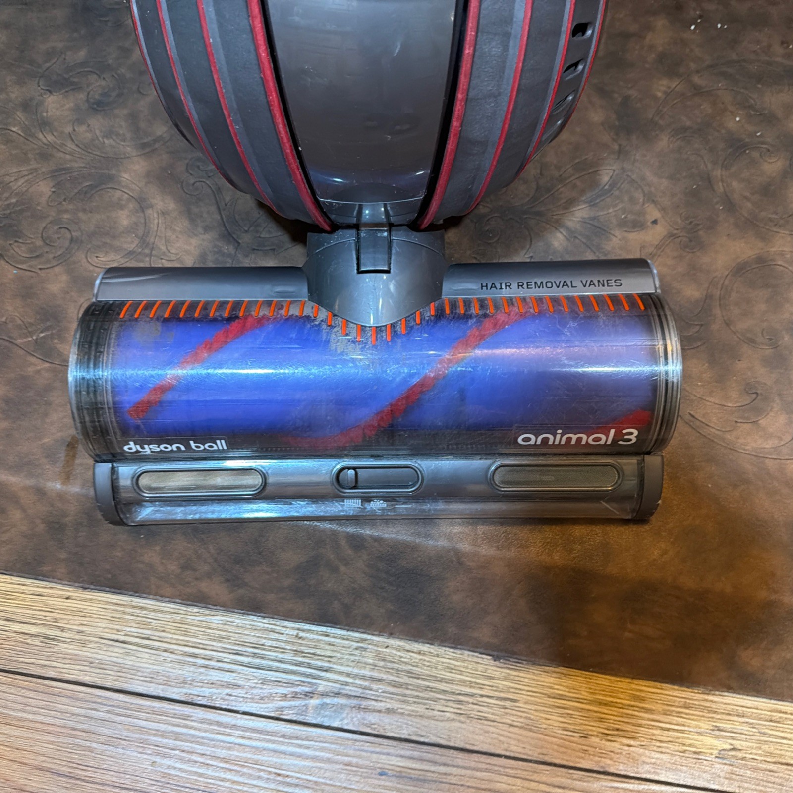 Dyson Animal 3 Purple Ball Upright Vacuum Cleaner w/Wand Tool.Good Working Cond.