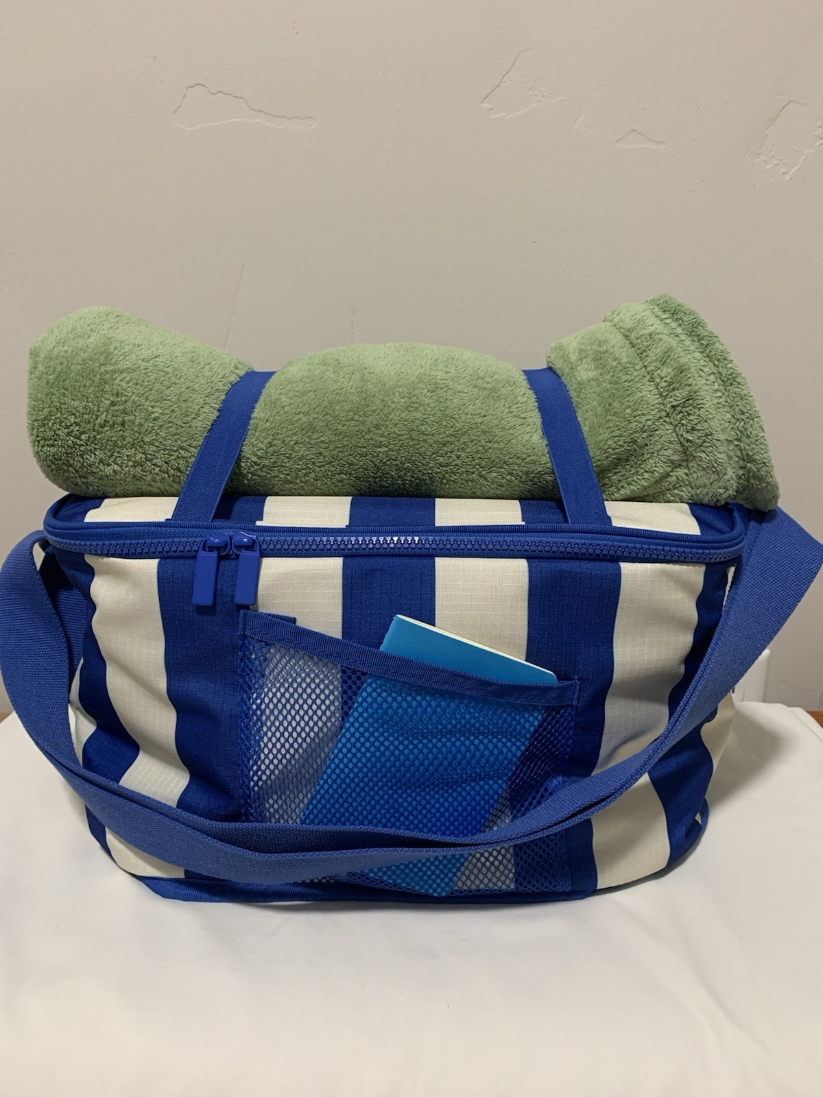 IKEA PILLERSTARR Cooling Bag, Patterned/Blue, 38x22x26 cm, 15”x 8.75”x 10.5” NEW