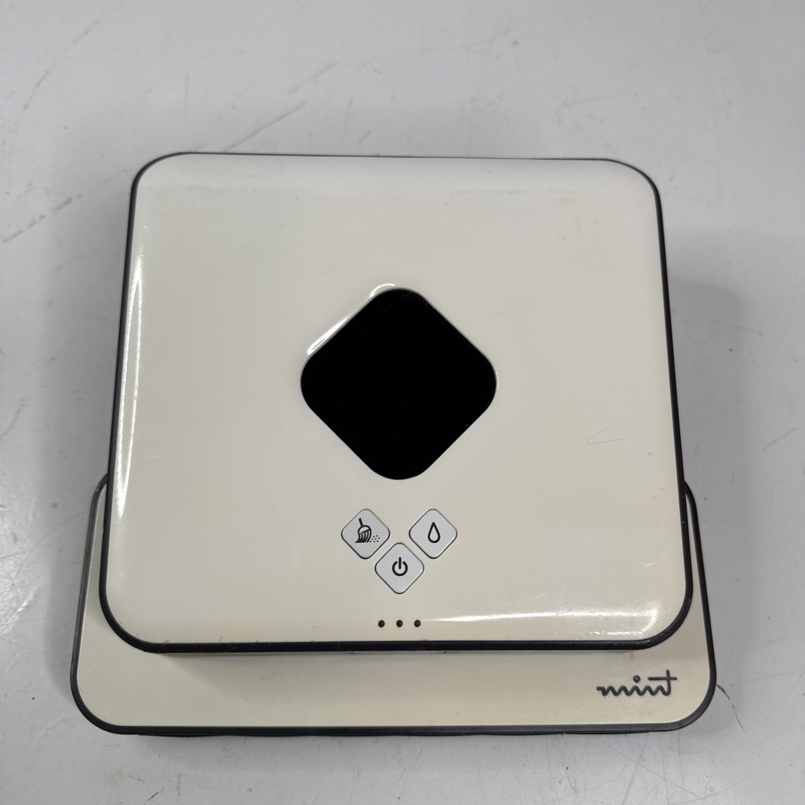 Mint 4200 Evolution Robotics Automatic Hard Floor Cleaner WORKS