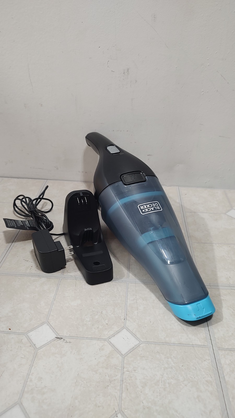 BLACK+DECKER HNVC220B Dustbuster Lithium Handheld Vacuum W/ Charger Tested(Vid)