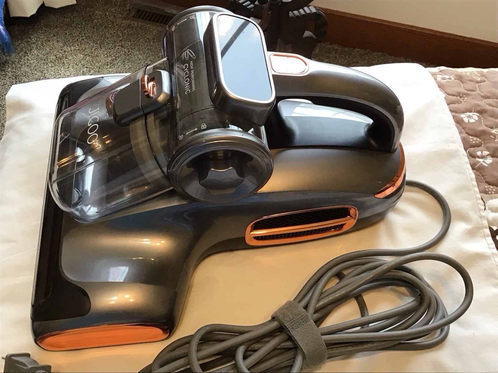 T600 BED VACUUM CLEANER WITH UV-C LIGHT, 15KPA SUCTION 700W PEREFUL DOUBEL CUP