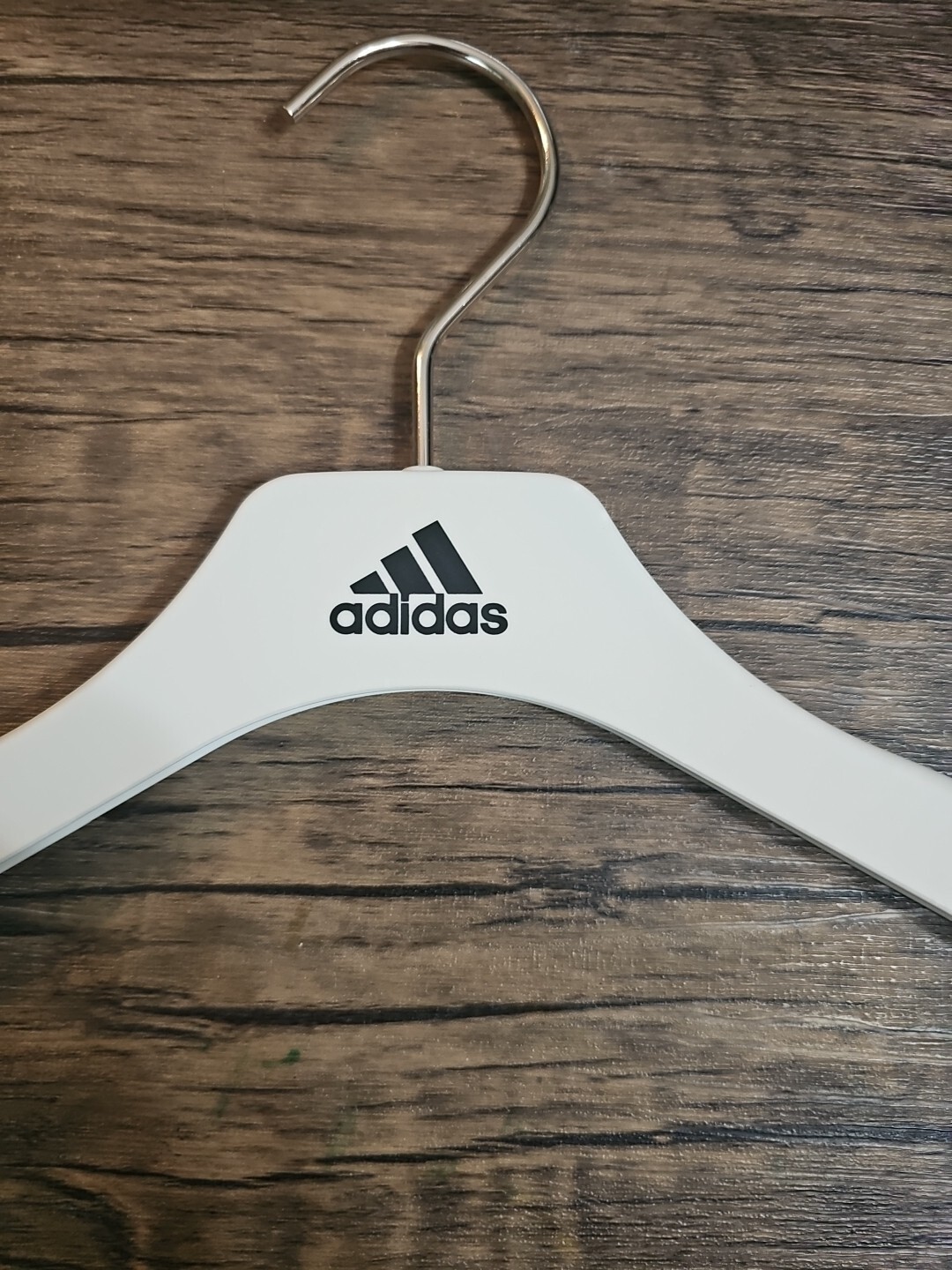 ADIDAS 25 Pk Durable Heavy Duty Designer Coat Hangers W/ Swivel Hook 17.5In