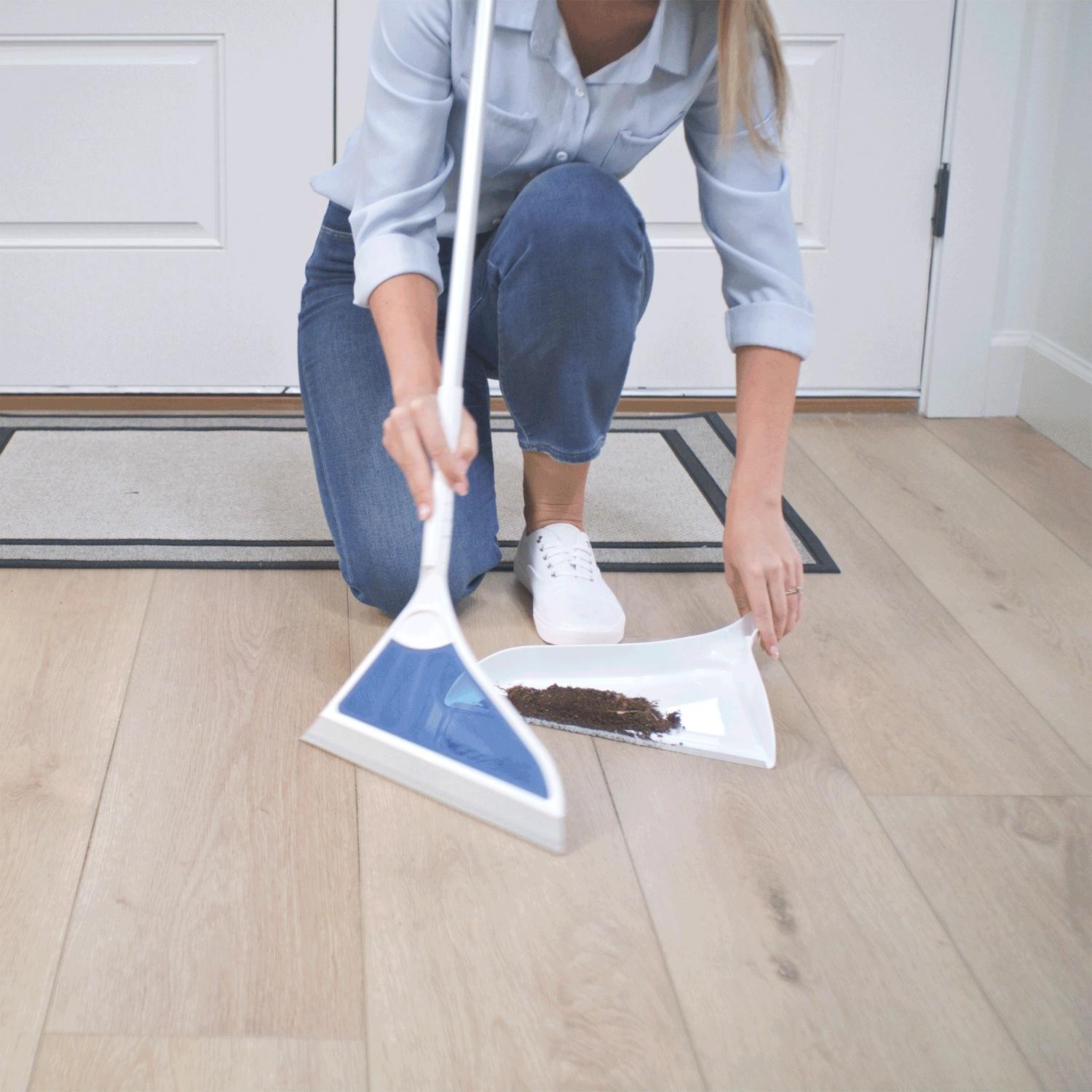 Helio Air Broom, All Surface Lightweight Silicone Broom, Squeegee, New …..