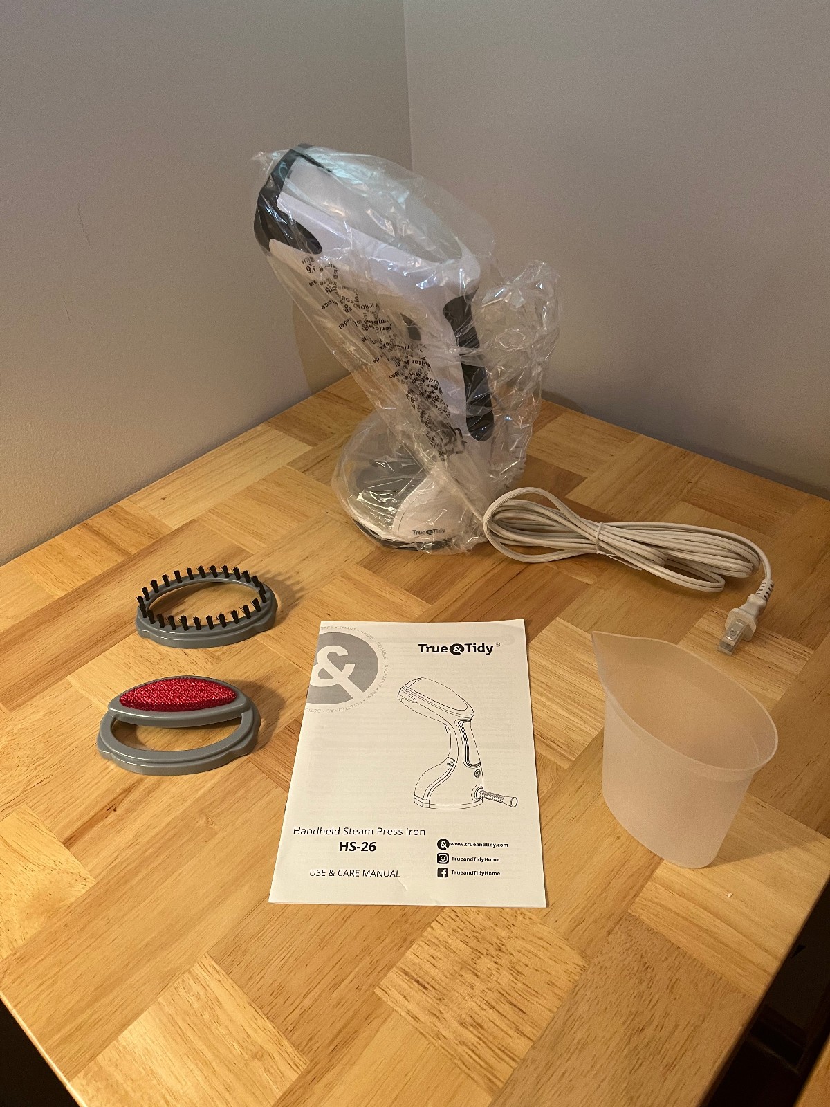 True & Tidy HS-26 Power Steam Press Handheld Garment Steamer~Brand New