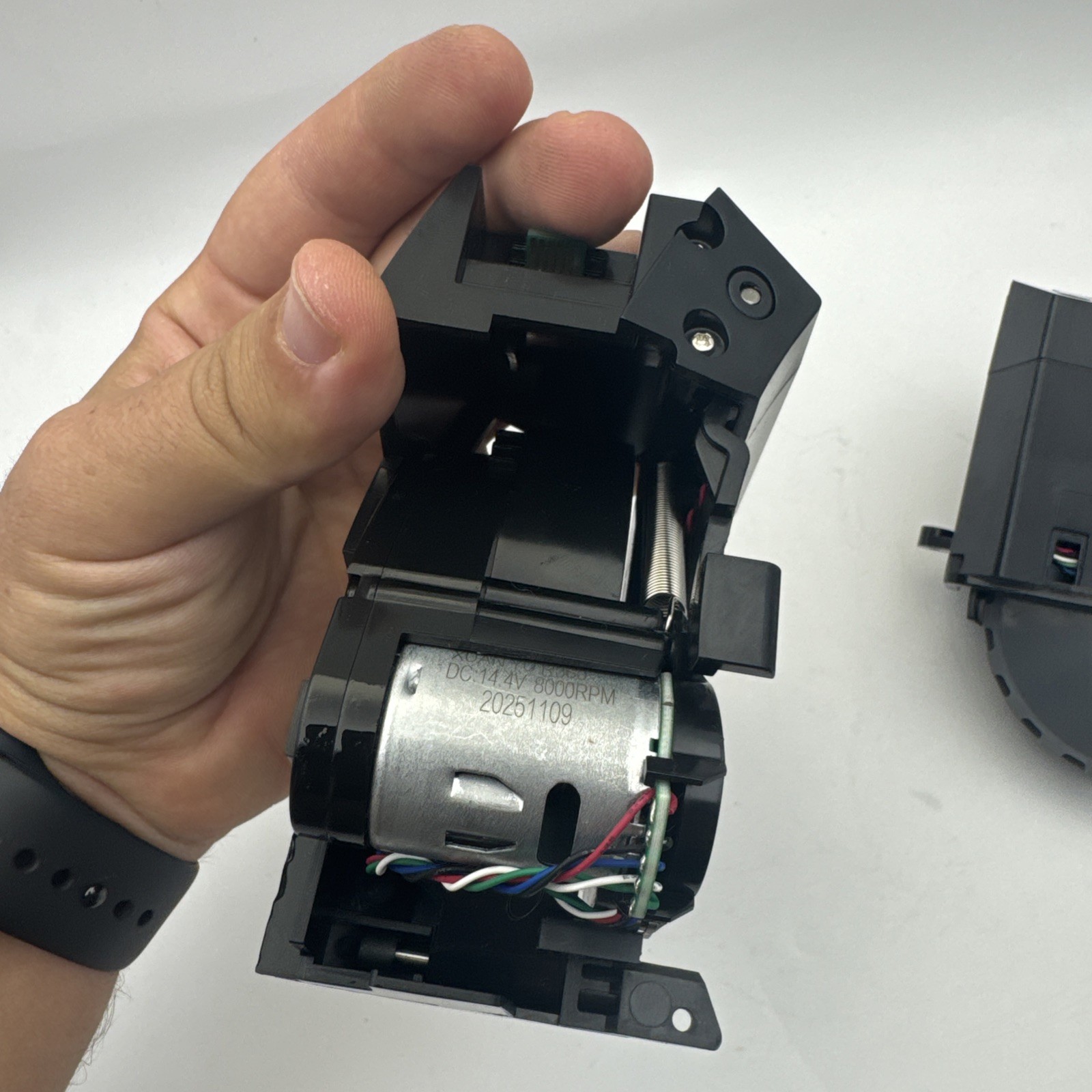 Left and Right Drive Wheel Module For iRobot Roomba S9 (9150)/S9+ (9550) Wheels
