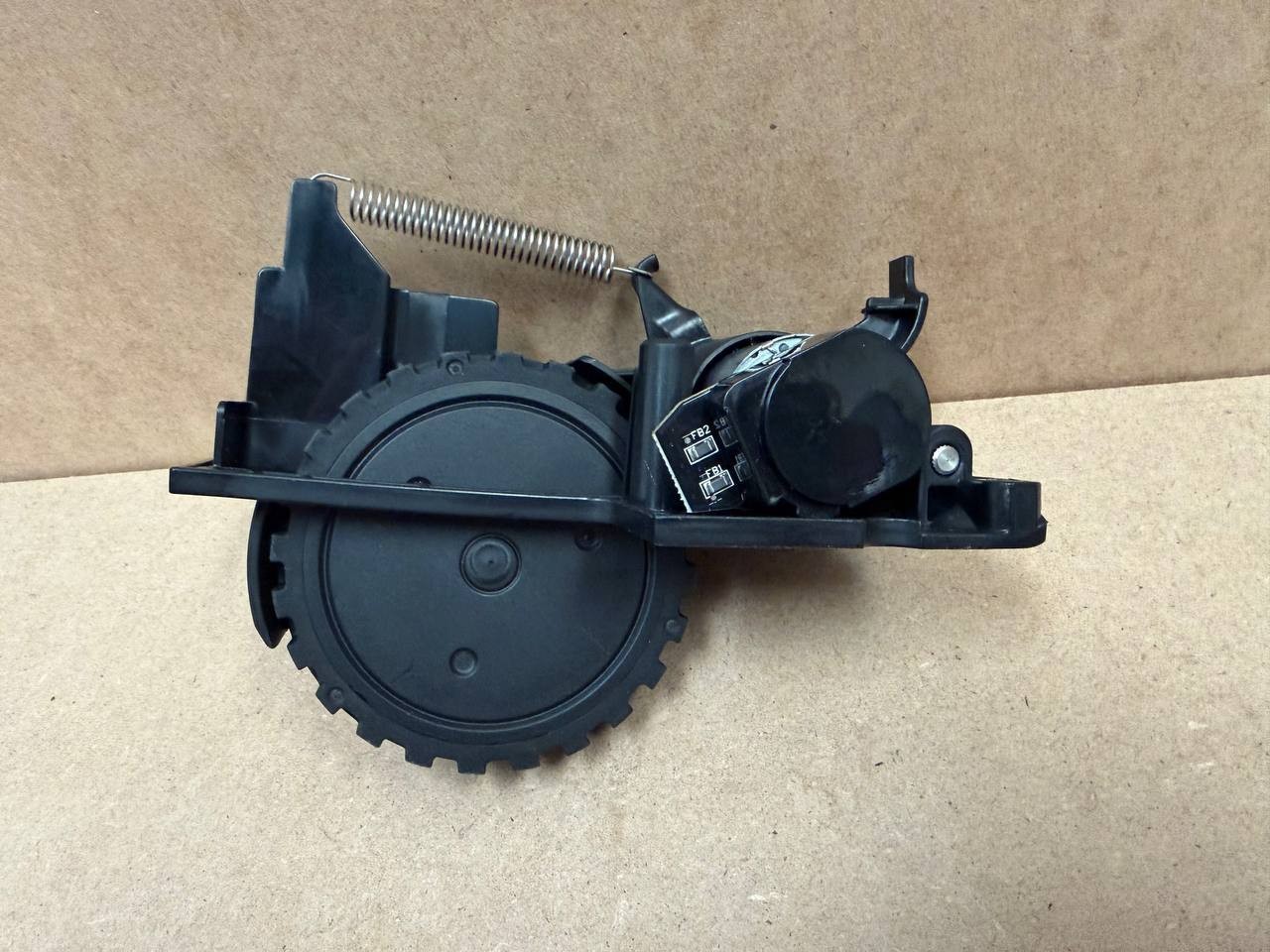 Genuine Shark Robot Left Drive Wheel RV2520AZUS AV2610WA RV2610WACA RV2600WA