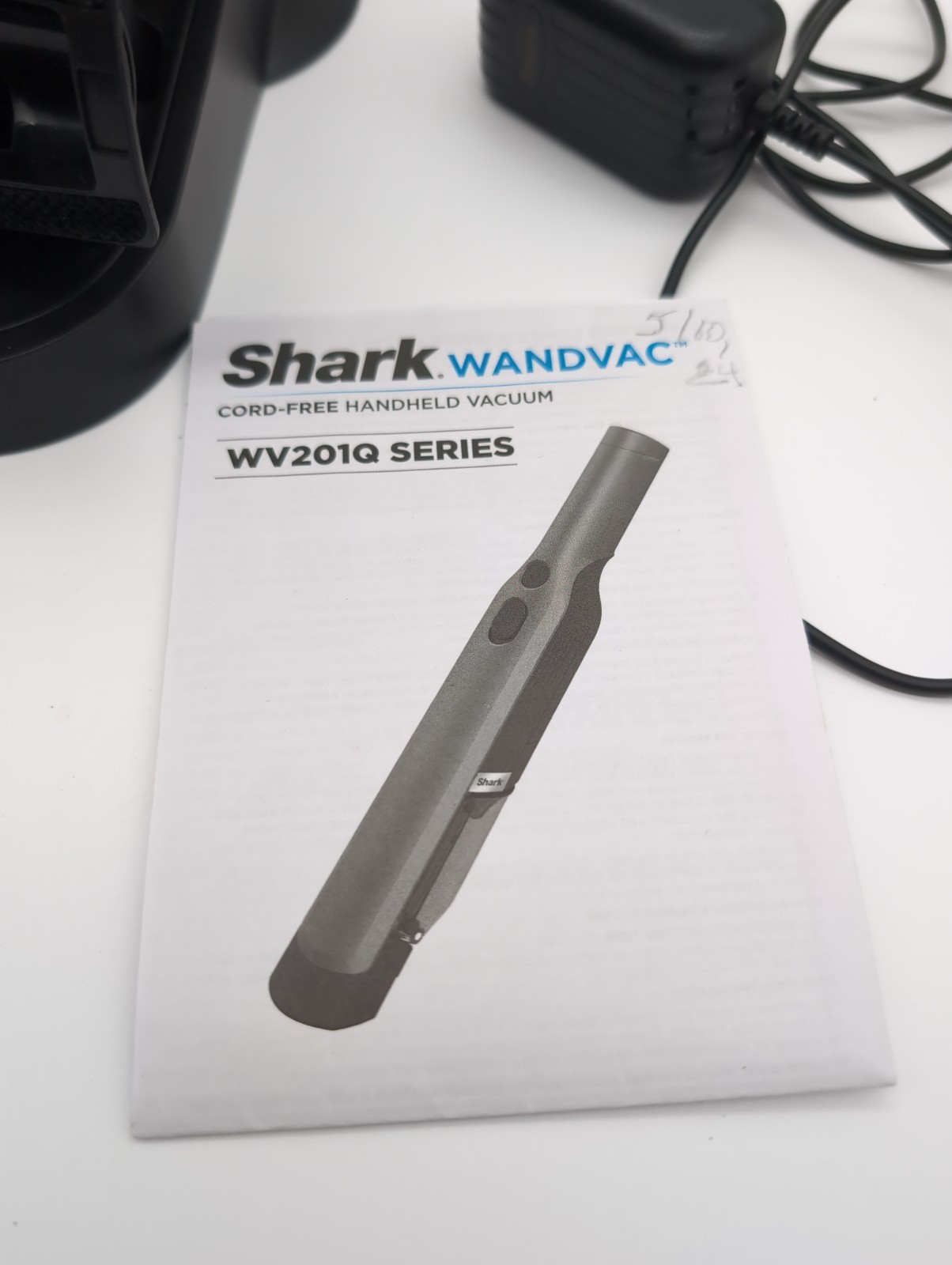 Shark WANDVAC WV201Q Cordless Hand Vacuum with Charger & Attachments GUC