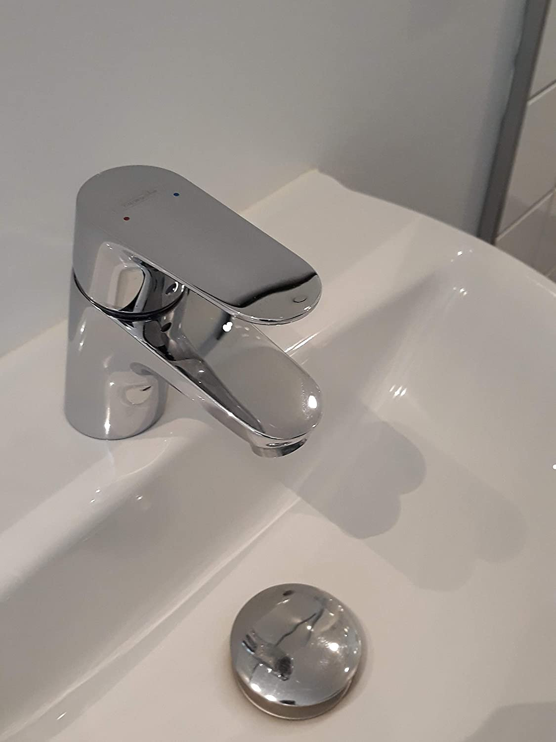Cleans & Repels Water Spots and Dirt on Glass, Mirror, Tile and Multi Surface