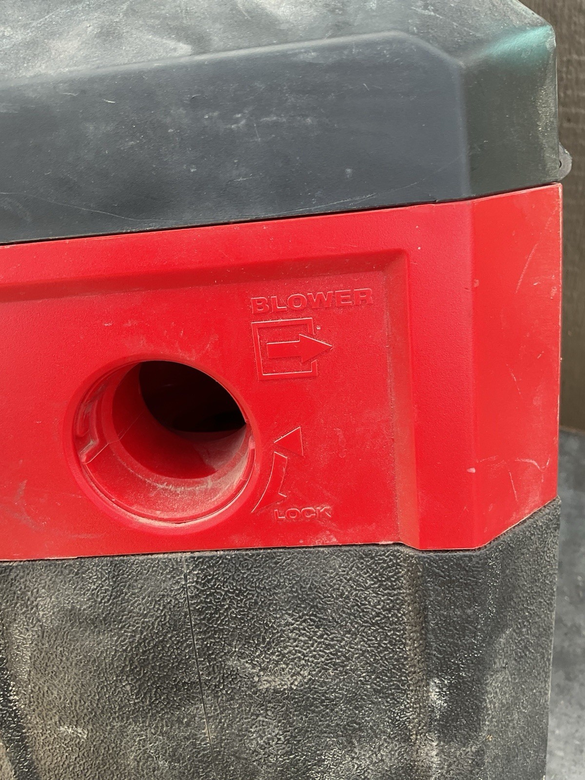Milwaukee M18 18 Volt 2 Gallon Cordless Wet/Dry Vacuum, 0880-20 No Hose!