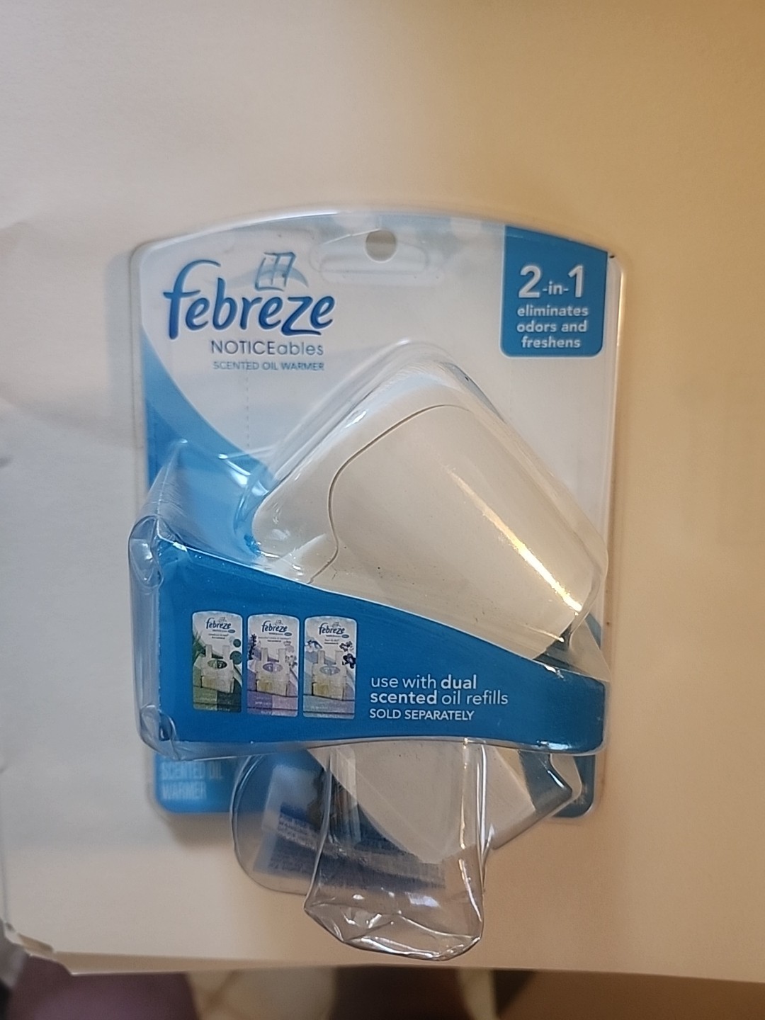 Febreze Noticeables 2 In 1 Alternating Scented Oil Warmer Plug In -BULK