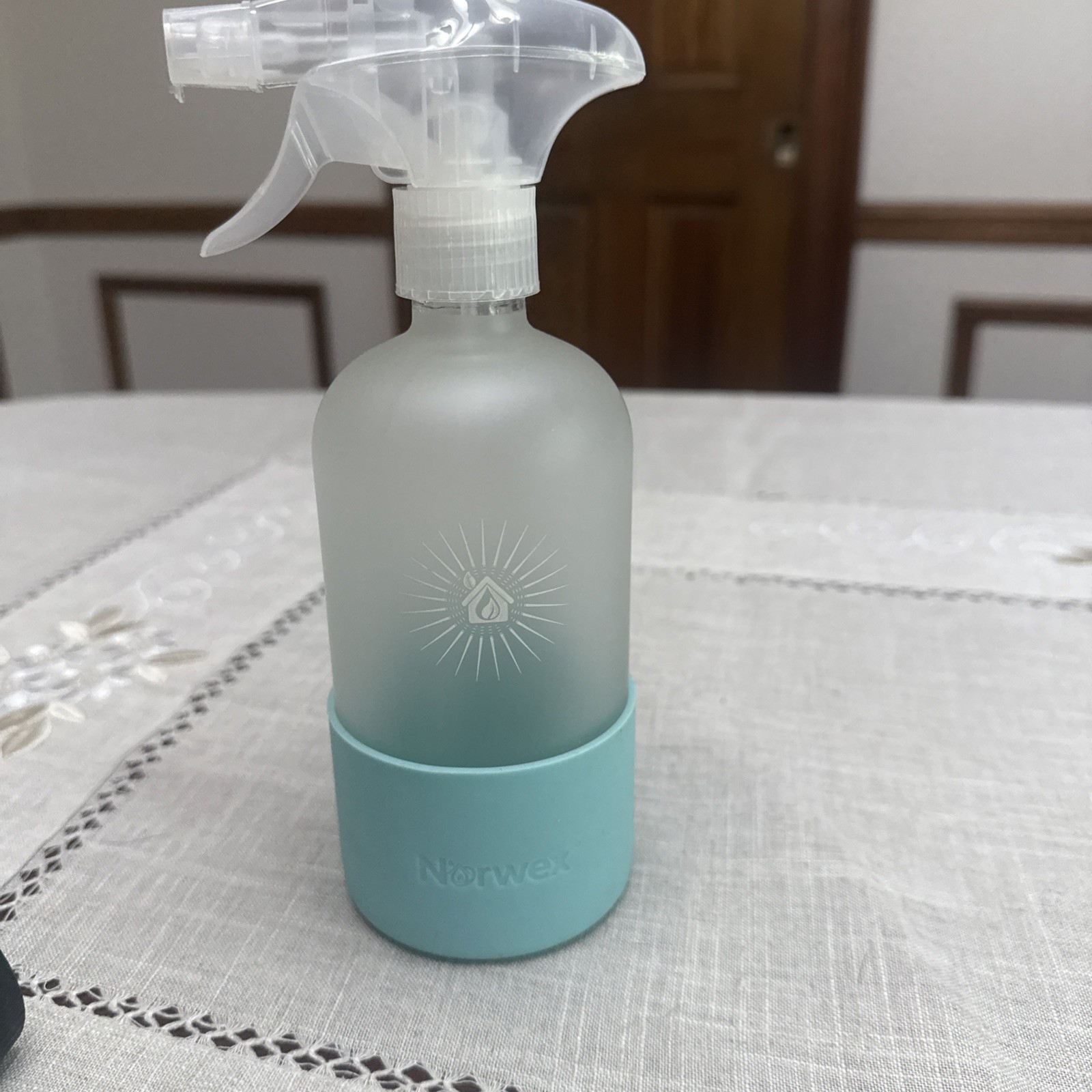 NORWEX FOREVER GLASS BOTTLE SPRAYER- SEA MIST SLEEVE-NEW IN BOX