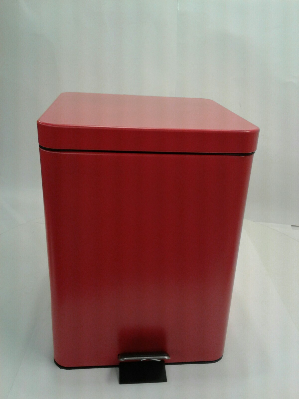 Brewer 35270 Square Steel Step-On Waste Can 20 QT Red 11″ x 12.75″ x 17.25″
