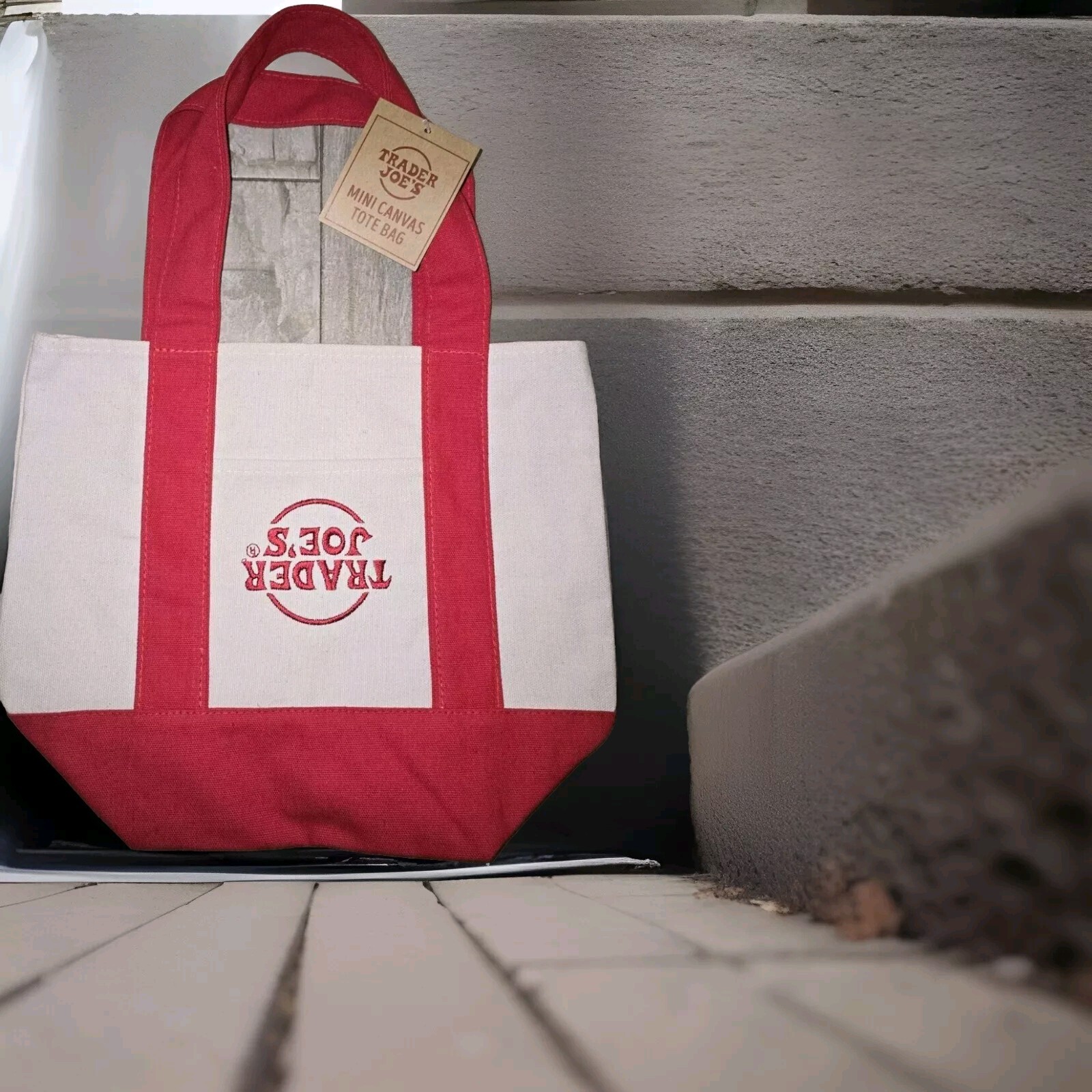 Trader Joe Canvas Upside Down Label. RARE COLLECTIBLE ITEM. See Pictures. 1 BAG!