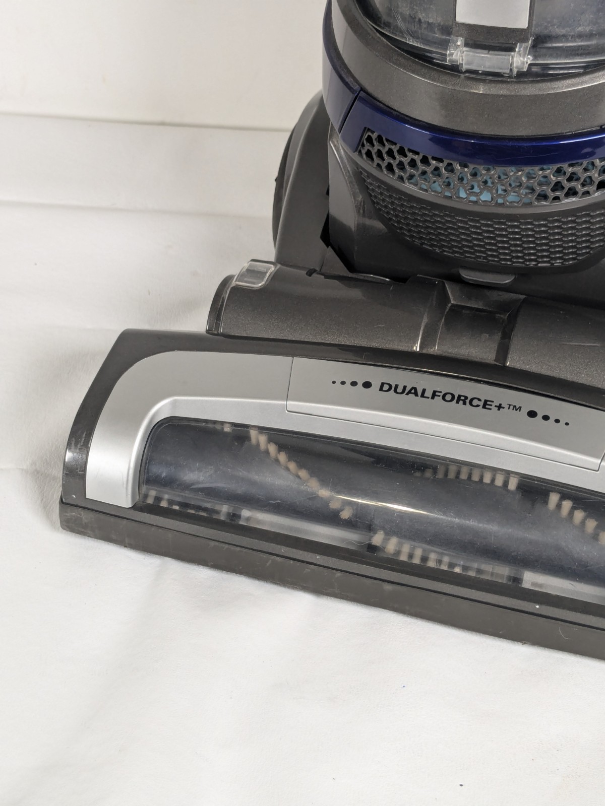 LG KOMPRESSOR LUV300B Dualforce Upright Bagless Vacuum Cleaner