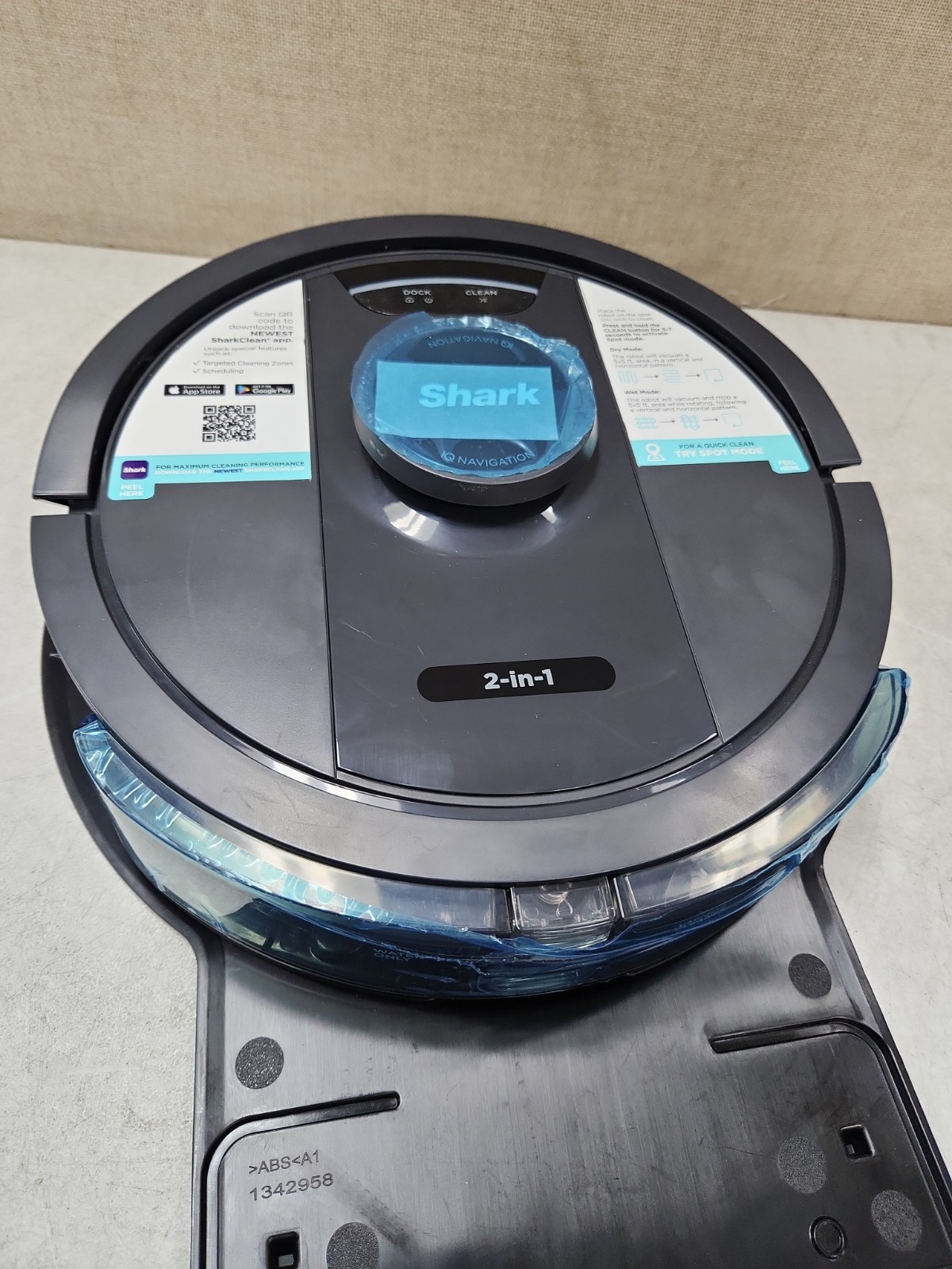 Shark Matrix Plus 2-in-1 Robot Vacuum Mop RV2402WD