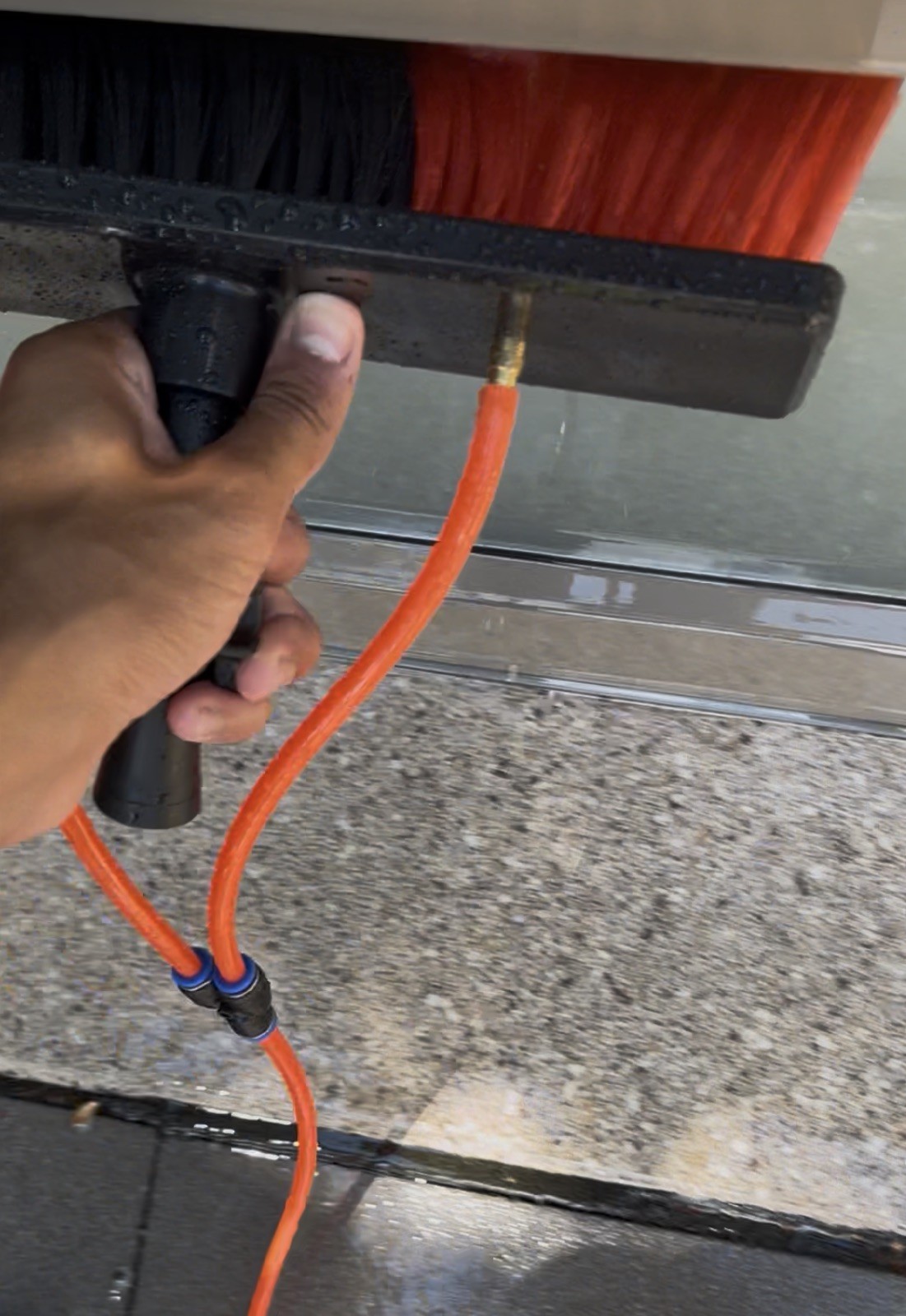Carbon Fiber Water Fed Pole 30 ft with Red Hose and Red/Black Brush