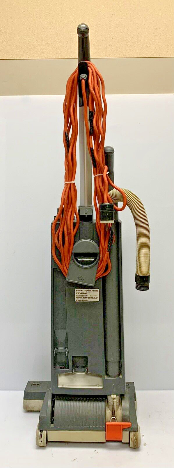 SSS Prosense P15 K 010391 120V 60Hz 6,8A Commercial Upright Vacuum