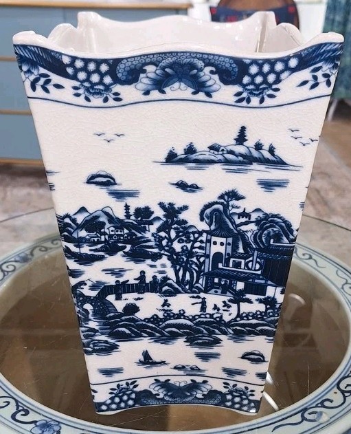 Blue And White Willow Chinoiserie Porcelain Wastebasket Trash Can-10″ X 12″H