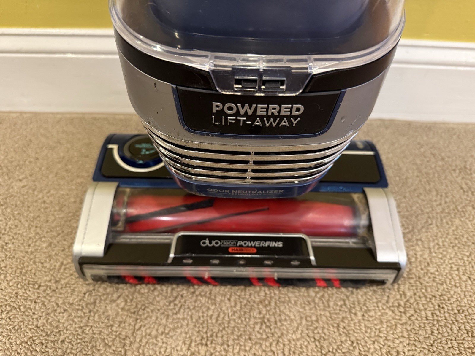 Shark Stratos Powered Lift Away DuoClean Powerfins HairPro Vacuum CleanerAZ3002