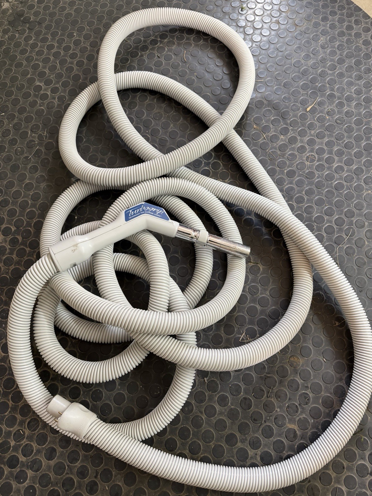 Genuine Vacuflo 30′ Turbogrip Low Voltage Central Vacuum Hose Only