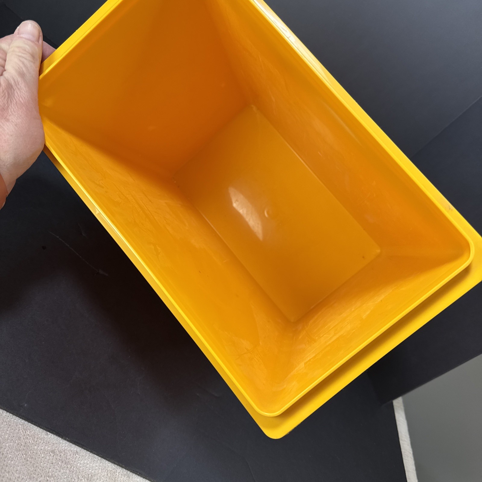 Vintage Tupperware Garbage Trash Can Storage 1430-3 Golden Sun 13″ Tall with Lid