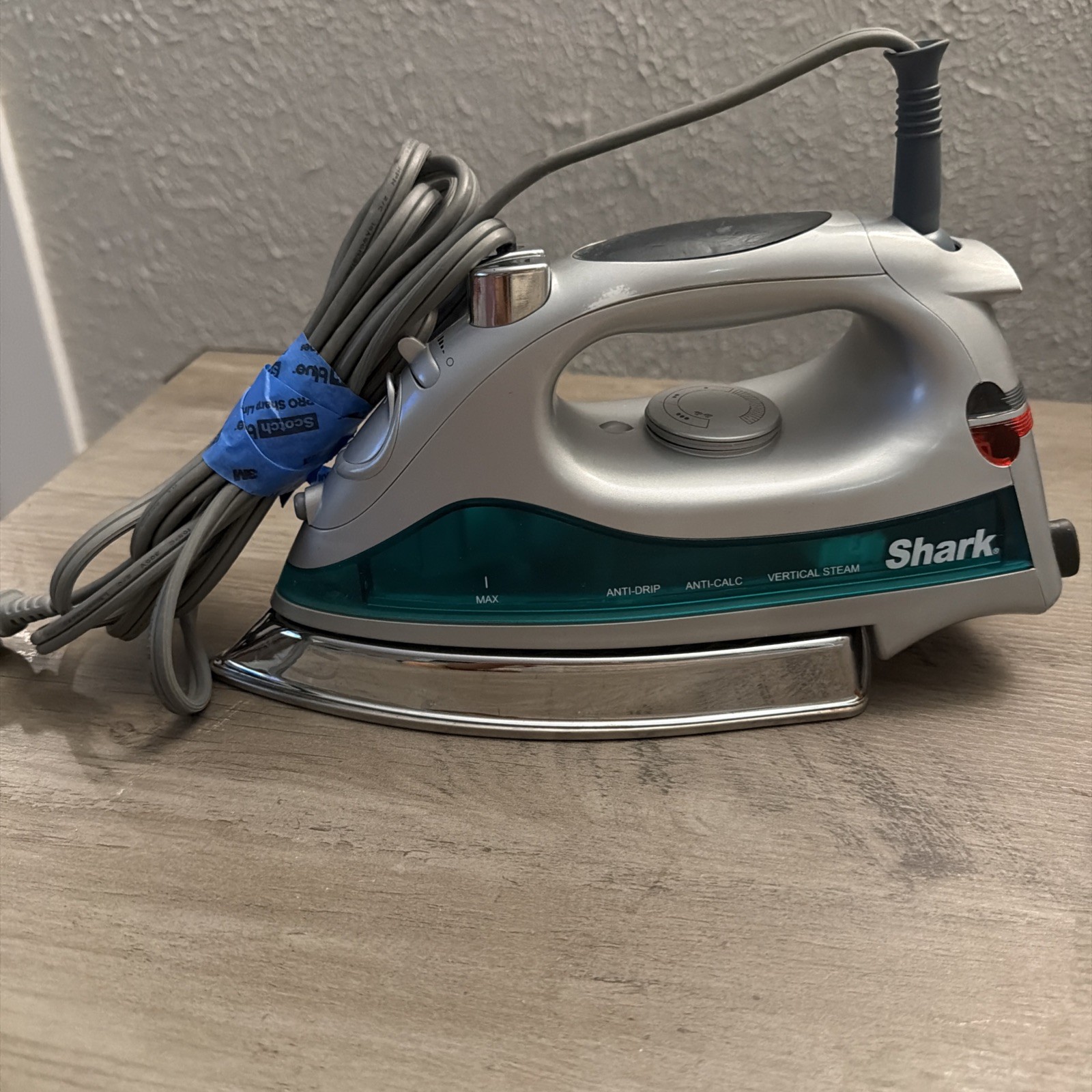 Shark Electric Flatiron 1400 Watts GI408Z-10 Green & Gray