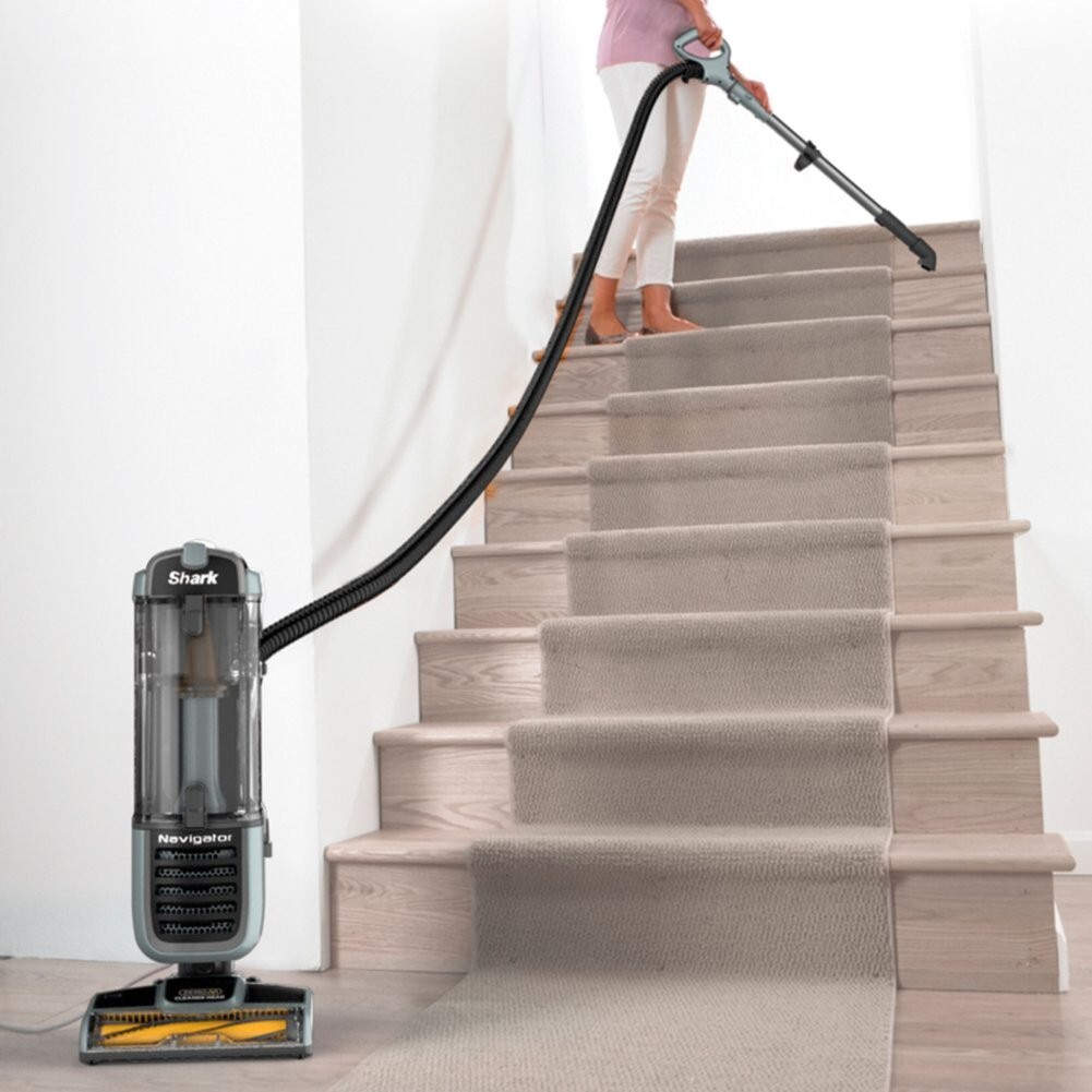 Shark – Navigator Pet Upright Corded Vacuum with Self-Cleaning Brushroll (ZU62)