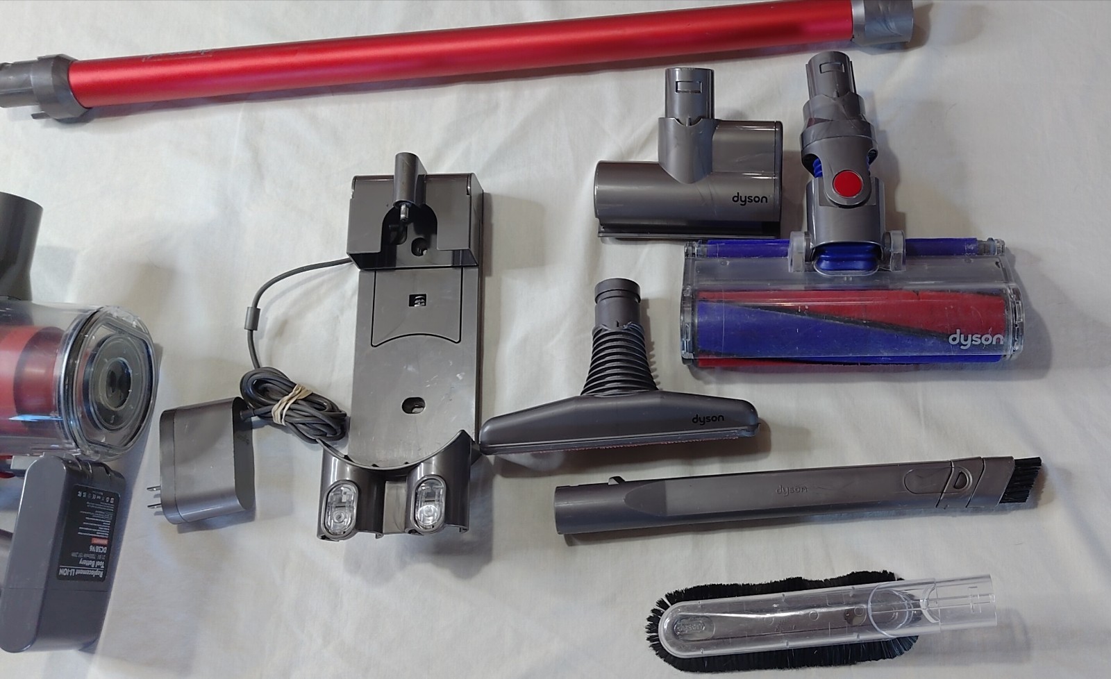Complete Dyson V6 Animal Vacuum Cleaner, 5 Attachments, New Battery & Wall Mount