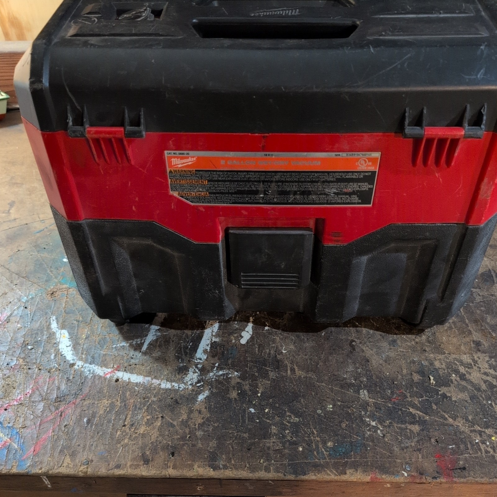 Milwaukee 0880-20 18V Wet/Dry Vacuum Cleaner – No hose, works, very loud.