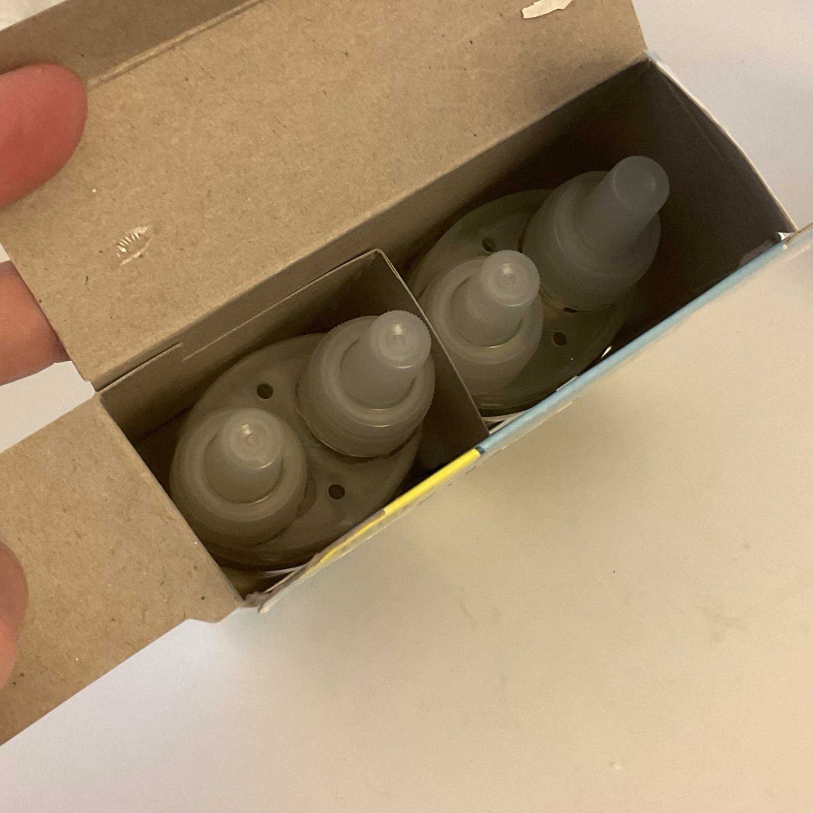 VTG FEBRIZE Dual Scented Oil NOTICEables 3 refills MORNING WALK / CLEANSING RAIN