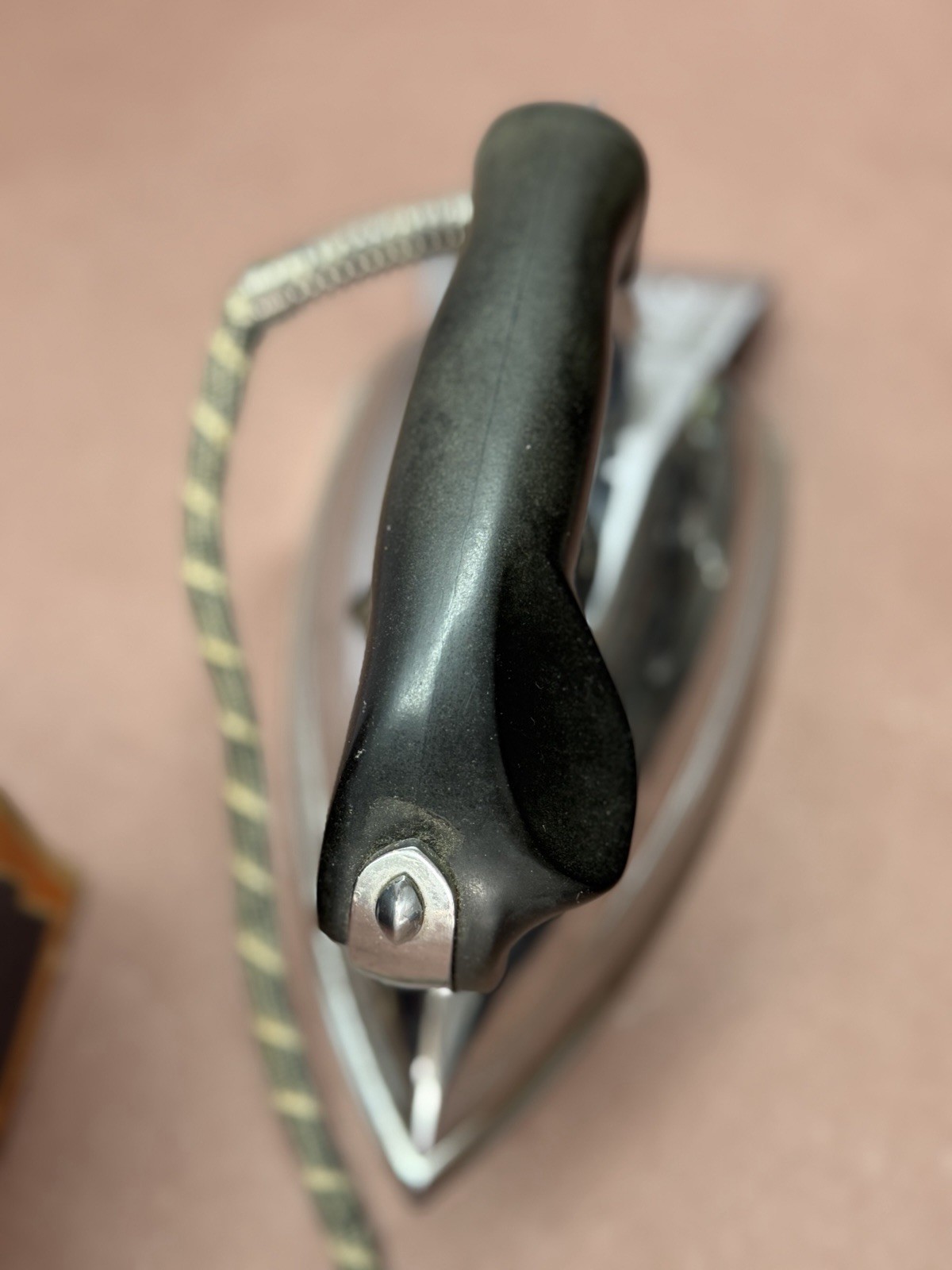 General Electric Phantom Automatic Iron Corded Adjustable 1000W 115V 119F100