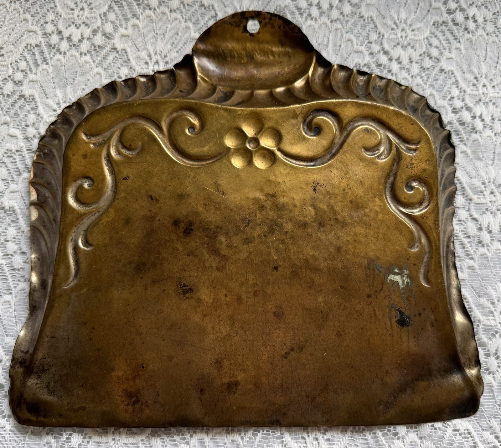 Vintage Metal Dustpan 8.5” x 8.5” Floral Design Pattern Ribbed Farmhouse Kitsch