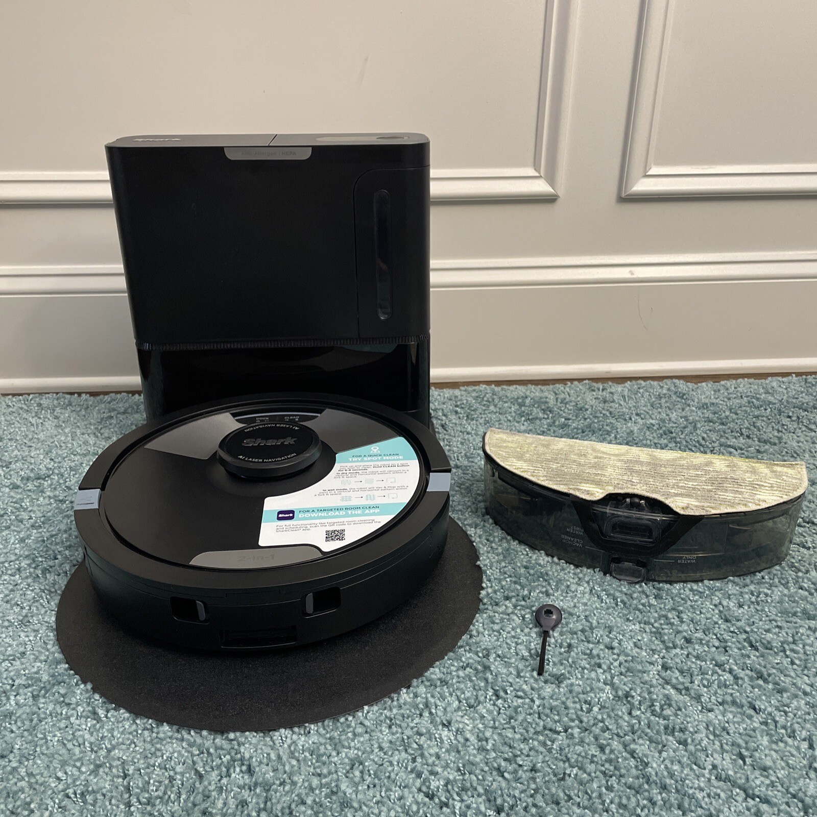 Shark AI Ultra 2-in-1 Robot Vacuum & Mop w Sonic Mopping RV2610BF (AAA39)