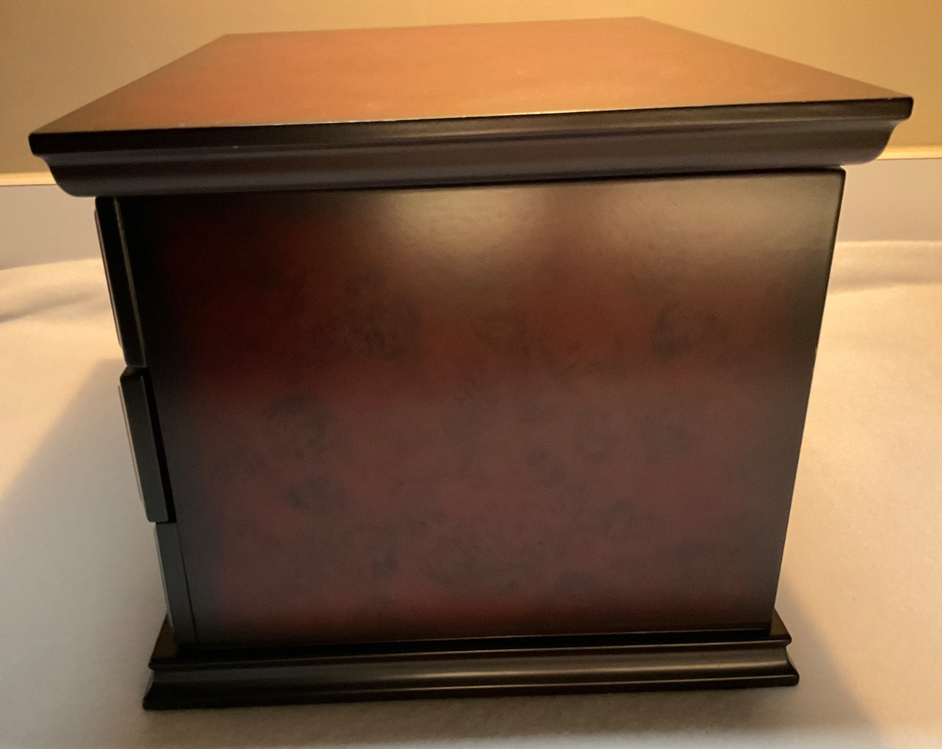 Rare 6HKS Vintage Mens Wooden Jewelry Keepsakes Box With Key. Hard to Find.