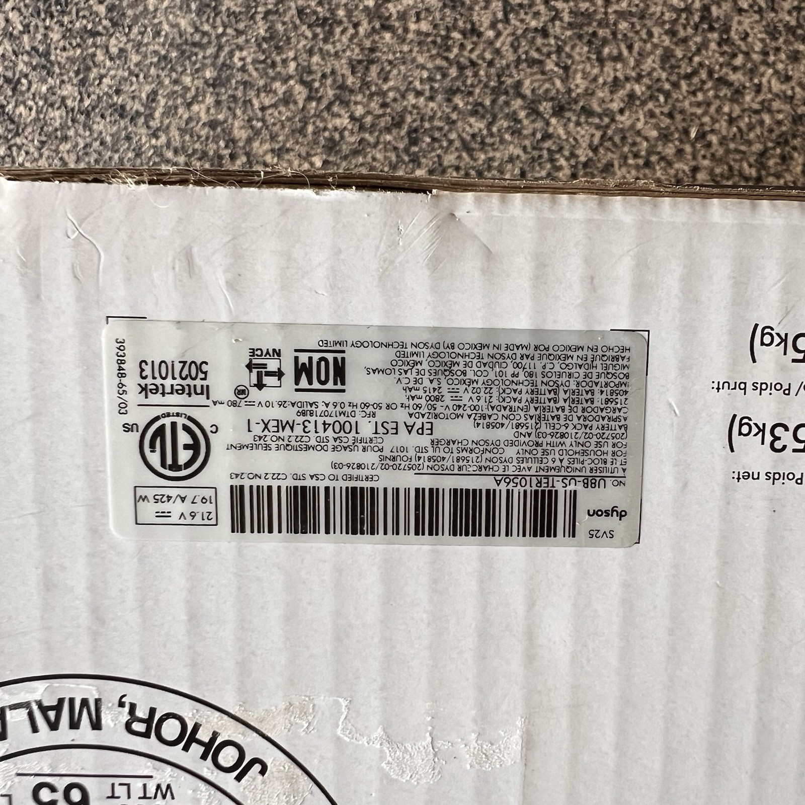 Dyson V8 Cordless Stick Vacuum Cleaner SV25 400473-01 New
