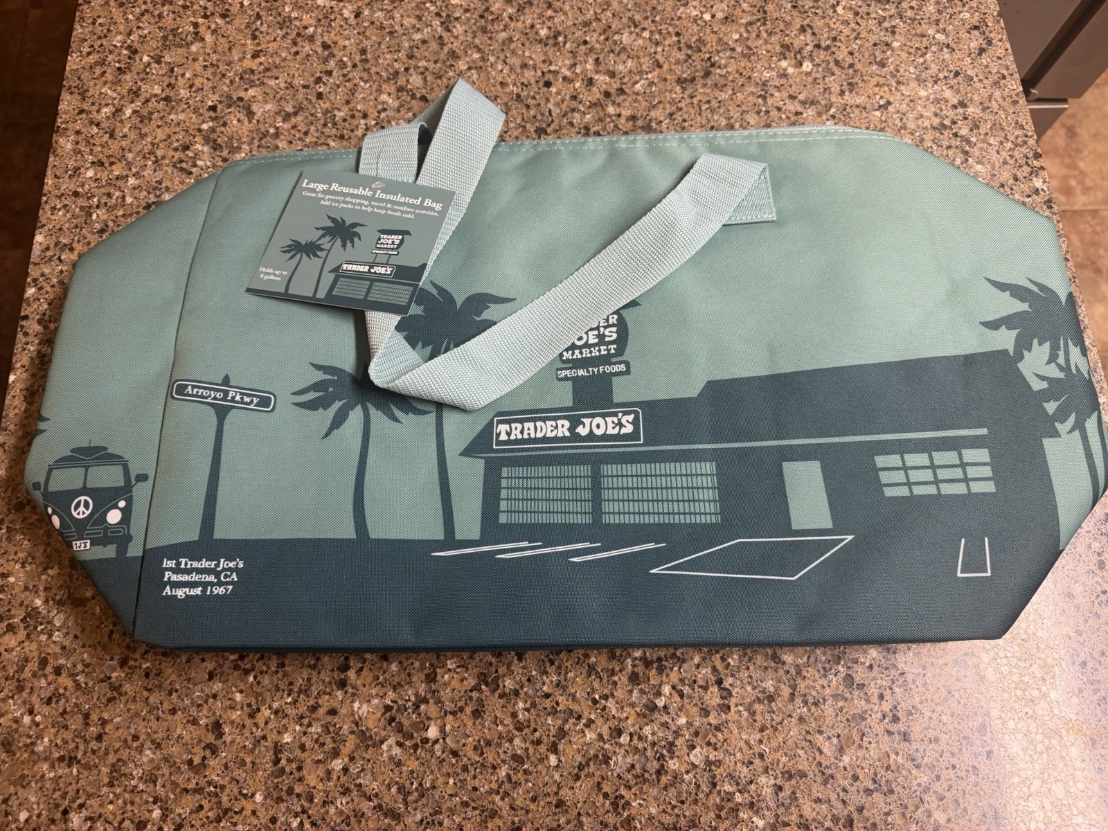 Trader Joe’s Insulated Reusable Shopping Bag Green Large 8 Gal 23x7x13 in