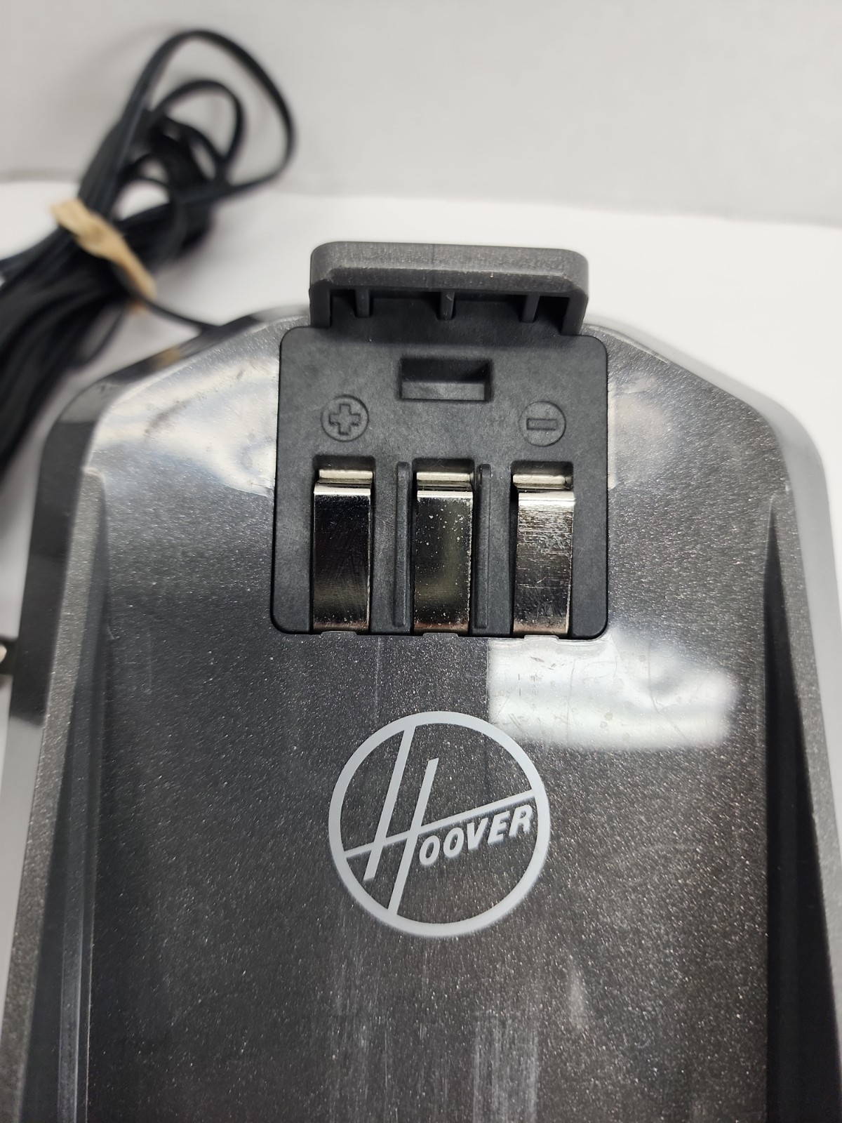 HOOVER BATTERY CHARGER BH03220 FOR BATTERIES BH03100/BH03120 Only