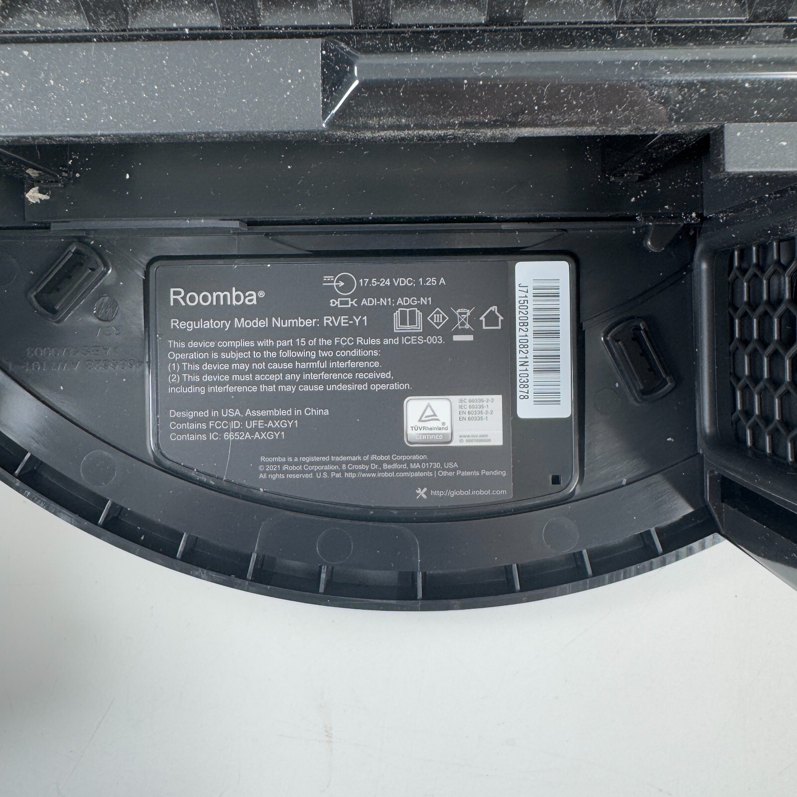 iRobot Roomba j7 Vacuum Cleaning Robot Wi-Fi Unit and Base