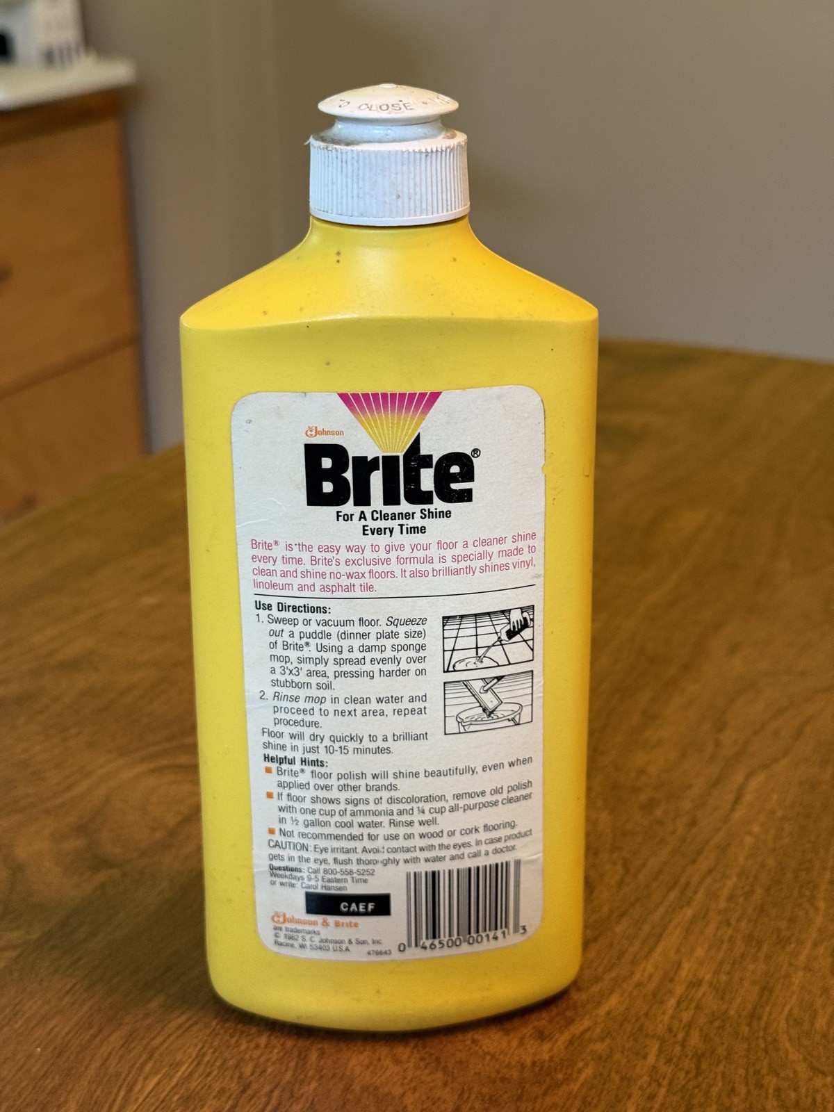 Vintage Johnson Brite No-Wax Floor Cleaner & Shine 16oz (1 Pint) Bottle