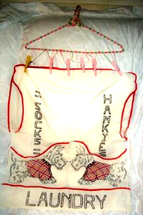 1930s LAUNDRY BAG PLAID SCOTTY DOGS EMBROIDERY APPLIQUE CROCHET HANGER USED LG