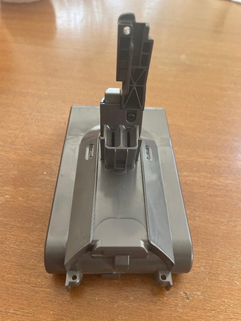 For Parts Not Working . Genuine Dyson Battery for V8 SV25 Li-ion 2415 mAh 405814