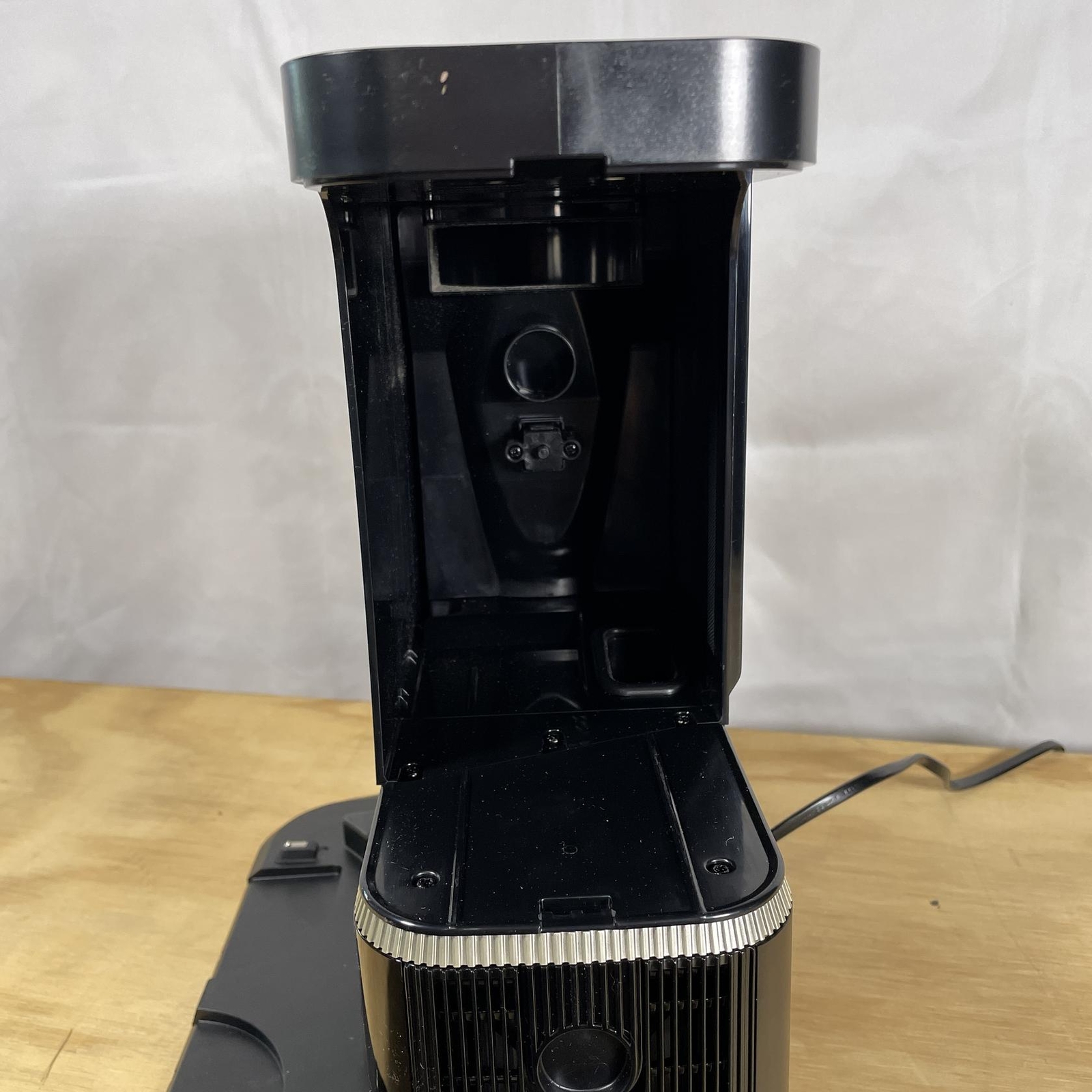 Shark AV2501AE X3 AI Ultra Robot Vacuum and Power Base Wi-Fi Connected, Black