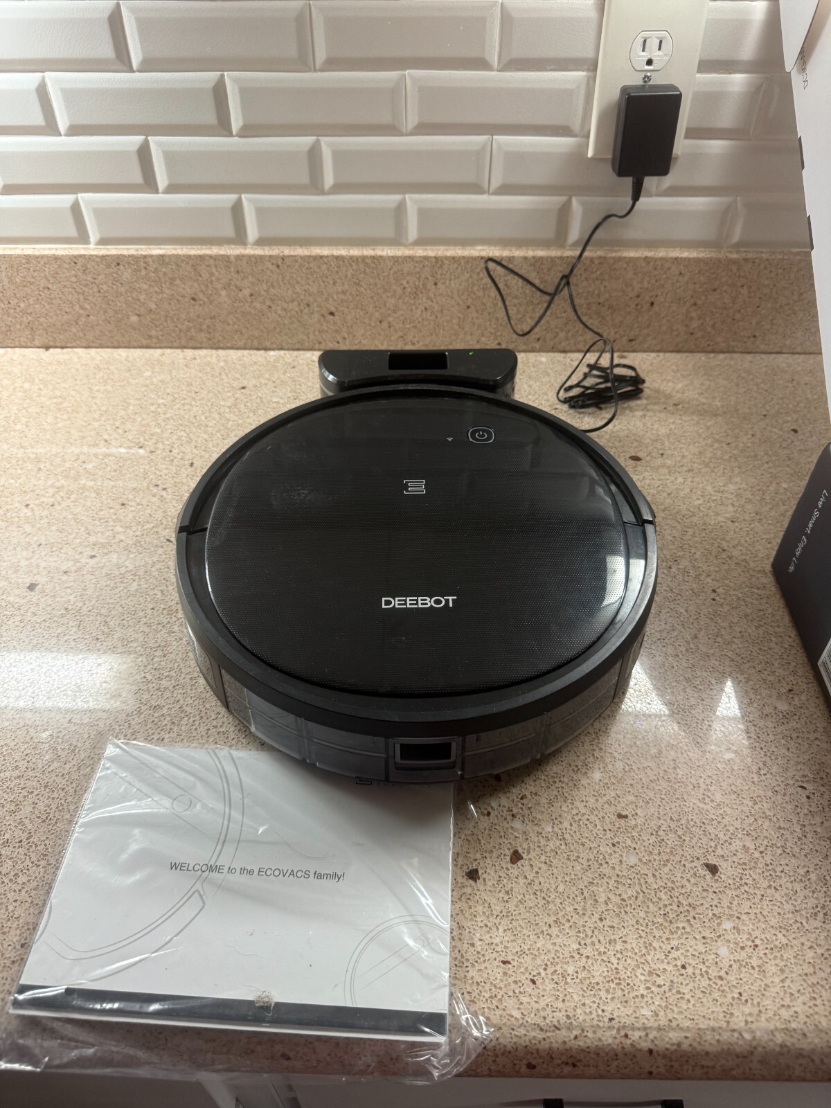 Ecovacs rootics DEEBOT 500 Wi-Fi & App Controlled Vacuum Robot- Black/used