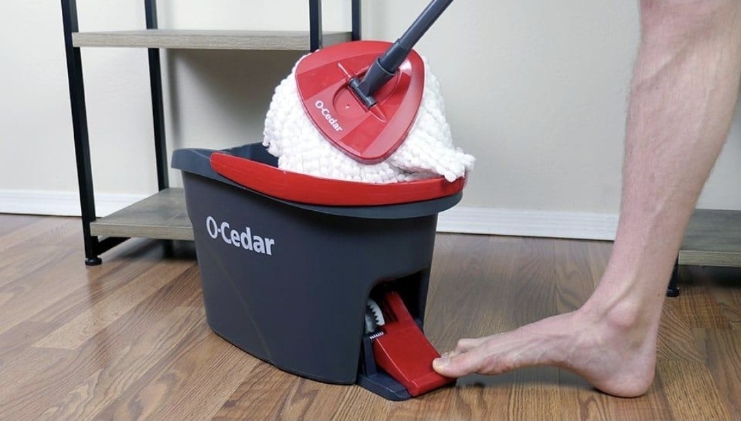 O-Cedar EasyWring Microfiber Spin Mop and Bucket System – Red