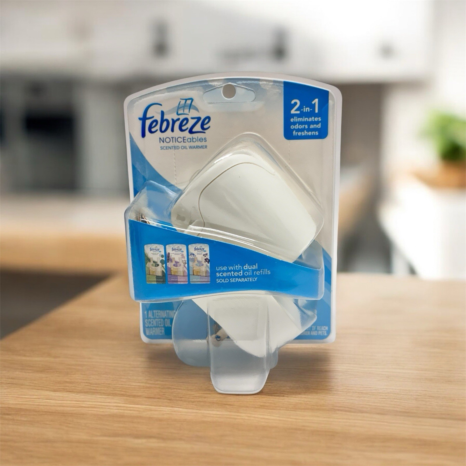 Febreze Noticeables 2 IN 1 Alternating Scented Oil Plug In Warmer | NEW SEALED