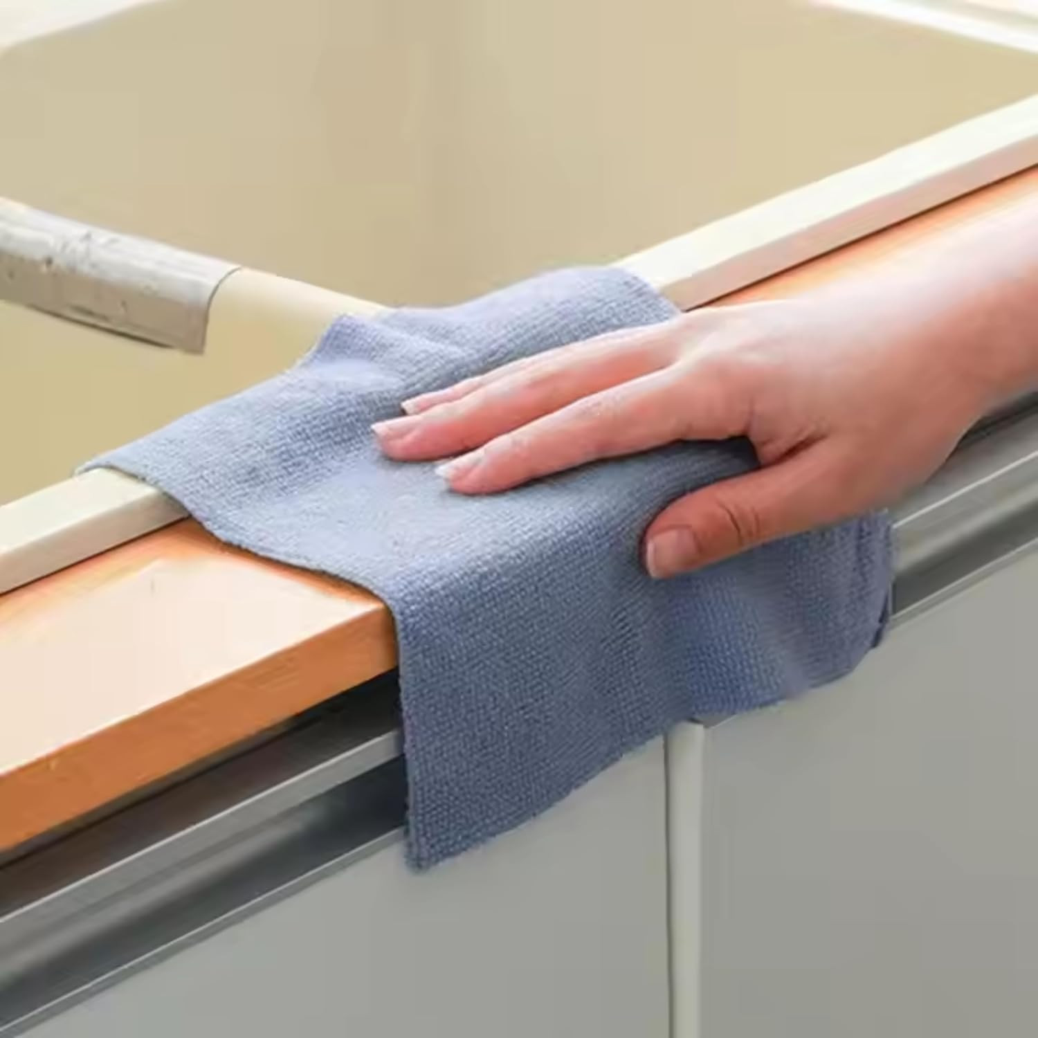 Microfiber Cleaning Cloths Roll – 50 Pack | Tear-Away Towels – Reusable| Ultr…