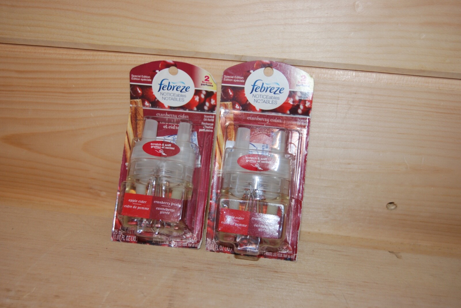2 Febreze Noticeables APPLE CIDER / CRANBERRY FROST Dual Scented Oil Refi1ls NEW