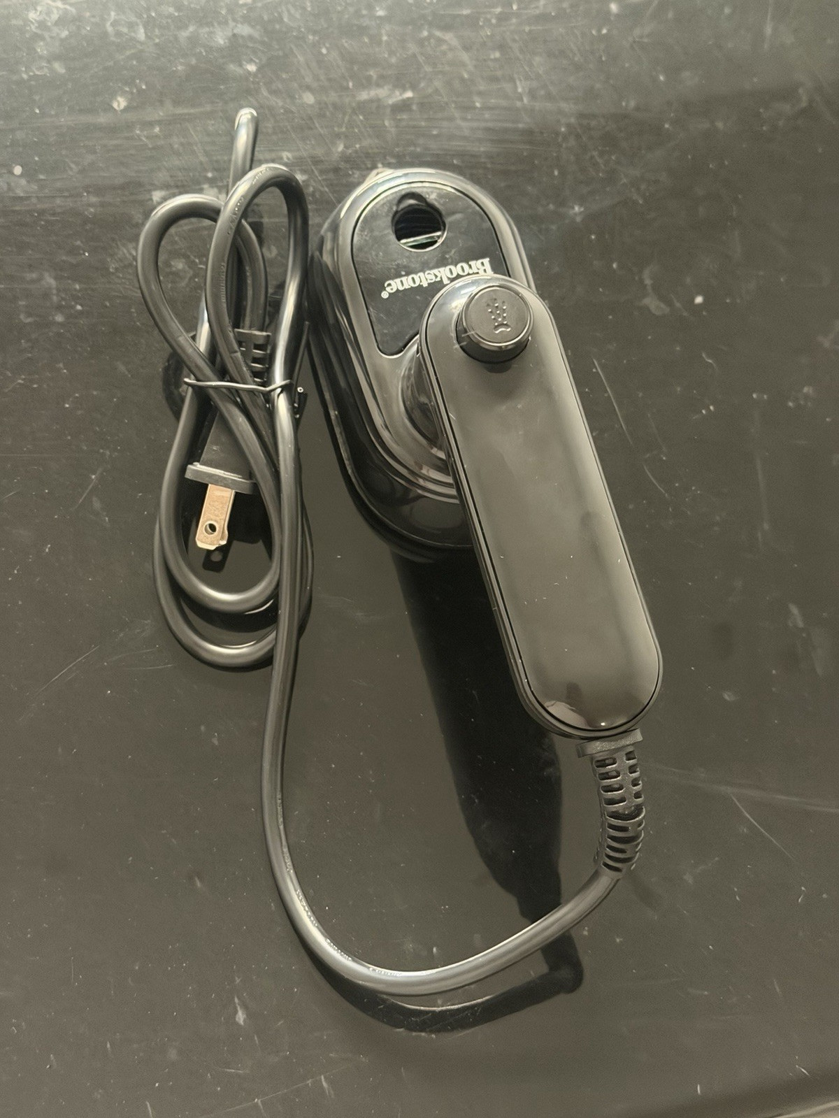 Brookstone Portable Corded Steam Iron Black 38W 110V 0.3L w/Pad Cup Manual