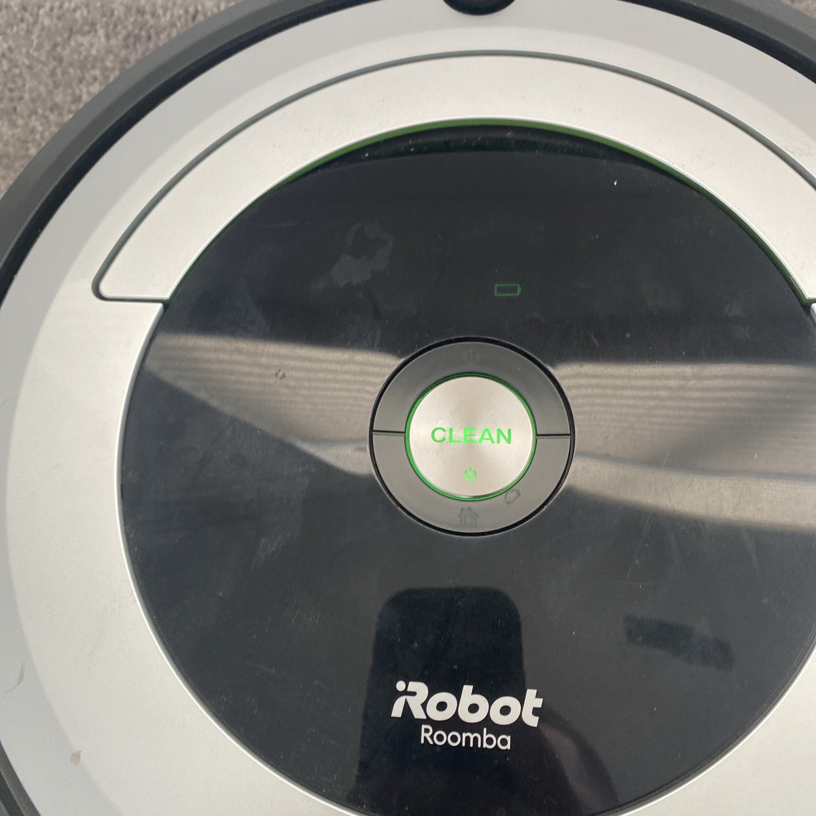 iRobot Roomba R690020 690 Wi-Fi Connected Vacuuming Robot