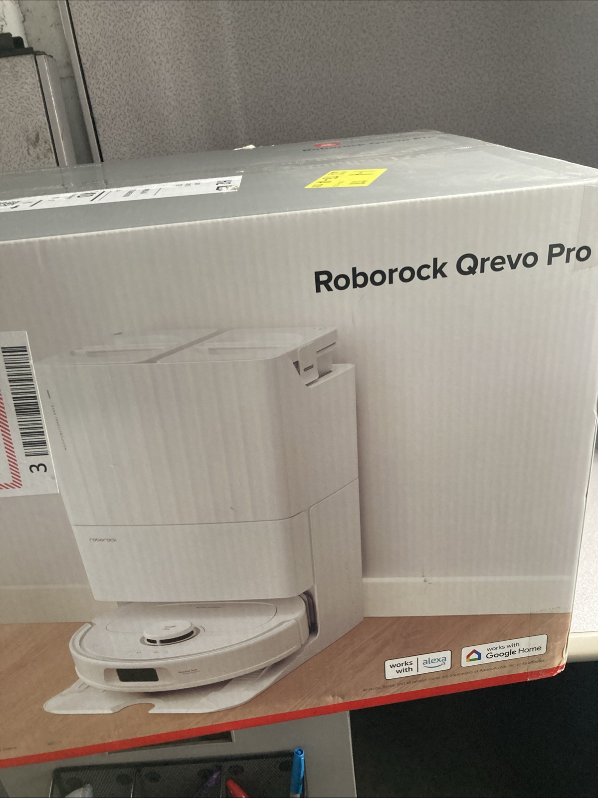 Roborock Qrevo Pro Robot Vacuum and Mop with FlexiArm Edge Mopping, Dynamic